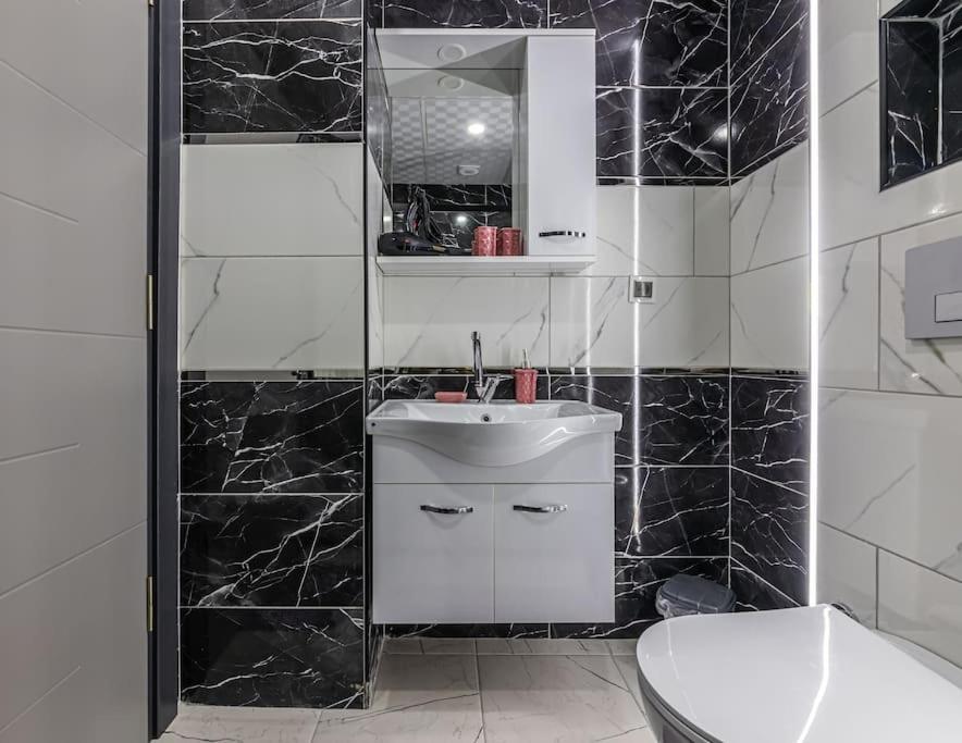 Apartment 1-kaleici Ve Markantalya'ya Yakin Bueyuek Ev Antalya