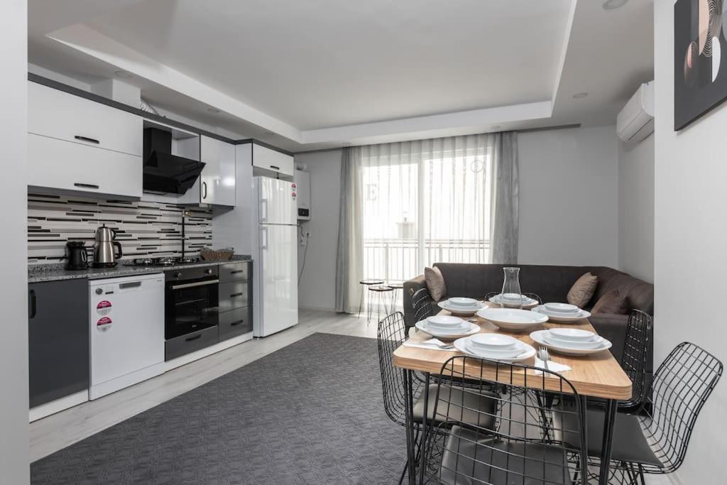 Apartment 1-kaleici Ve Markantalya'ya Yakin Bueyuek Ev *