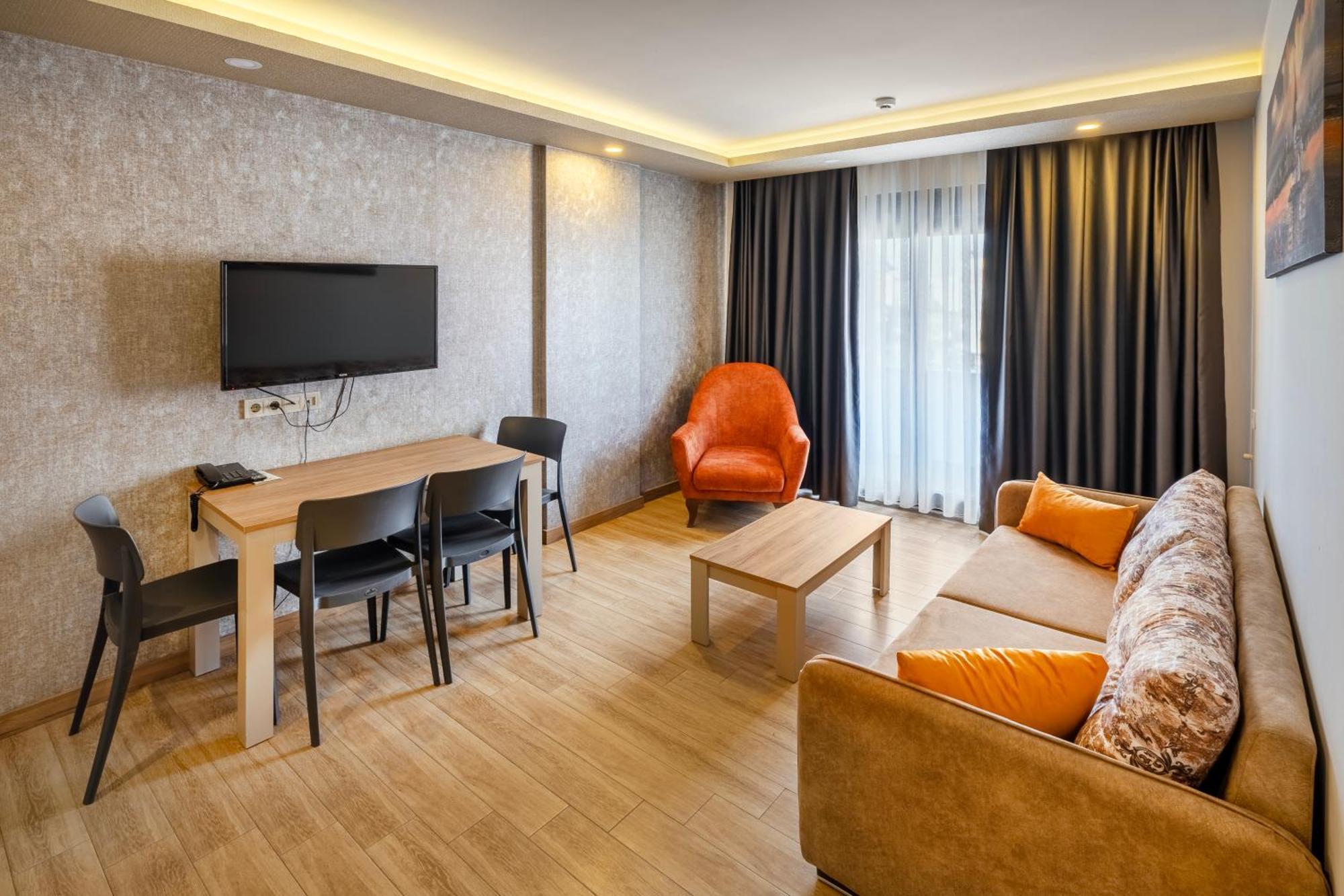Aparthotel Golden World