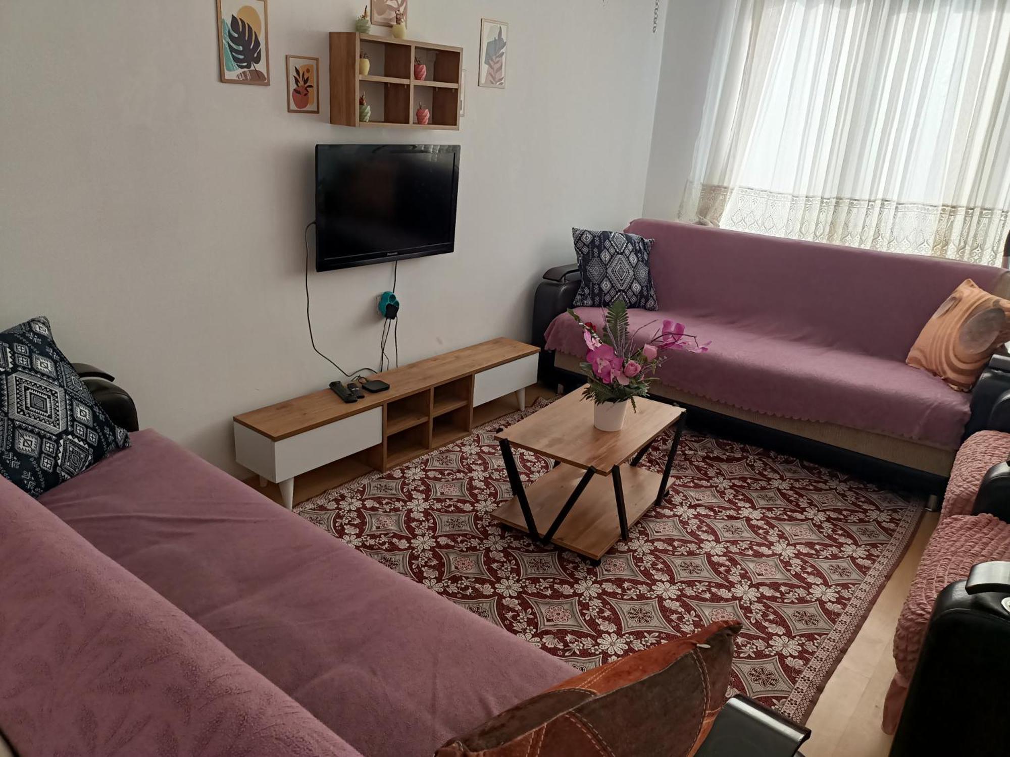 Havalimani Ve Lara Plaj Yakin. 1+1 Daire Apartment *