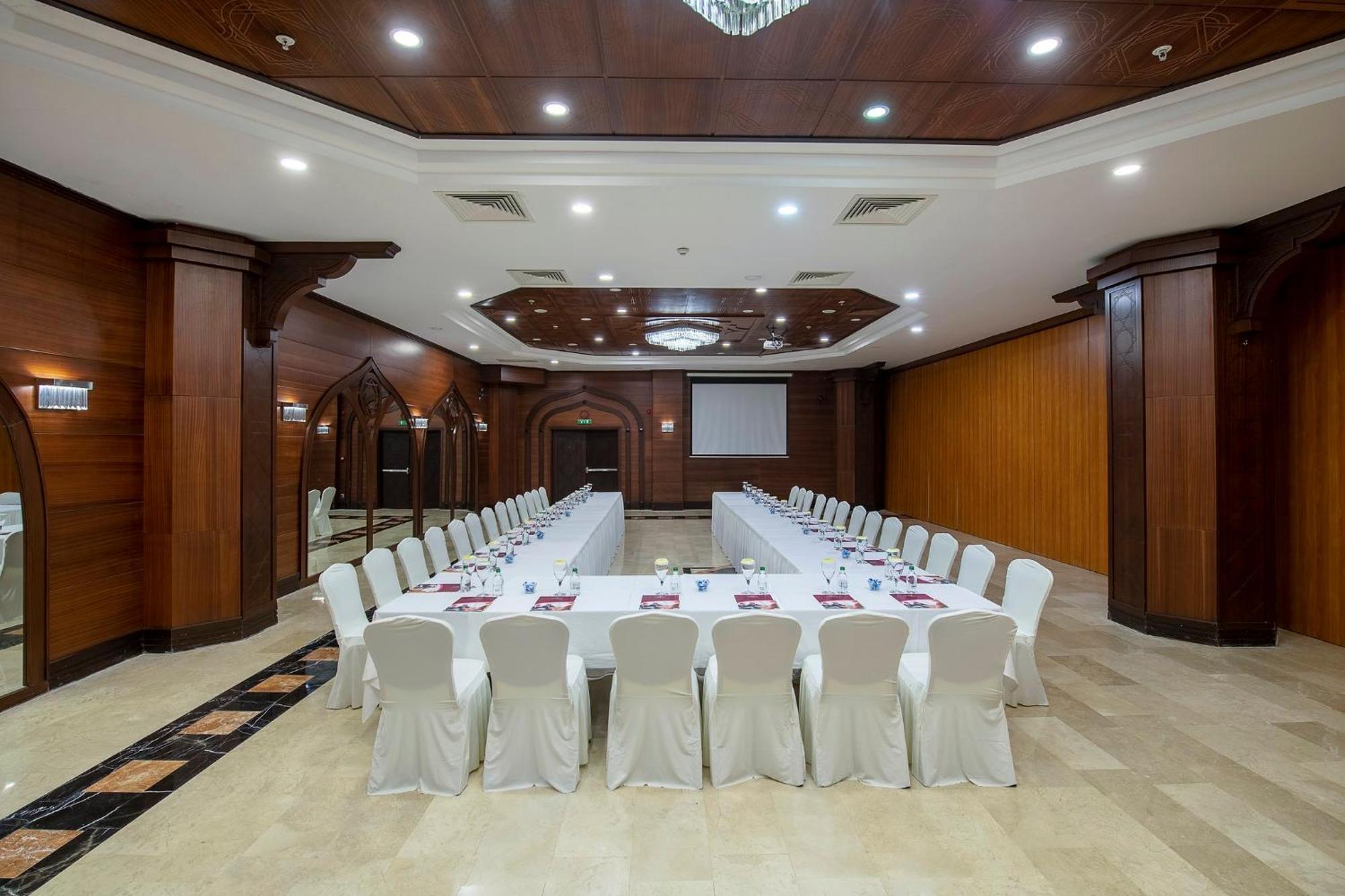 Hotel Crowne Plaza By Ihg 5*