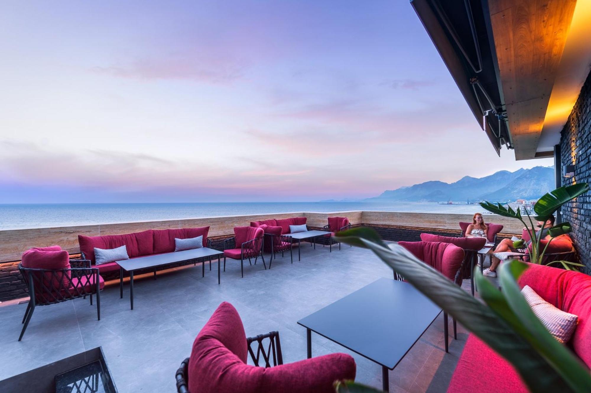 Crowne Plaza By Ihg Hotel 5*