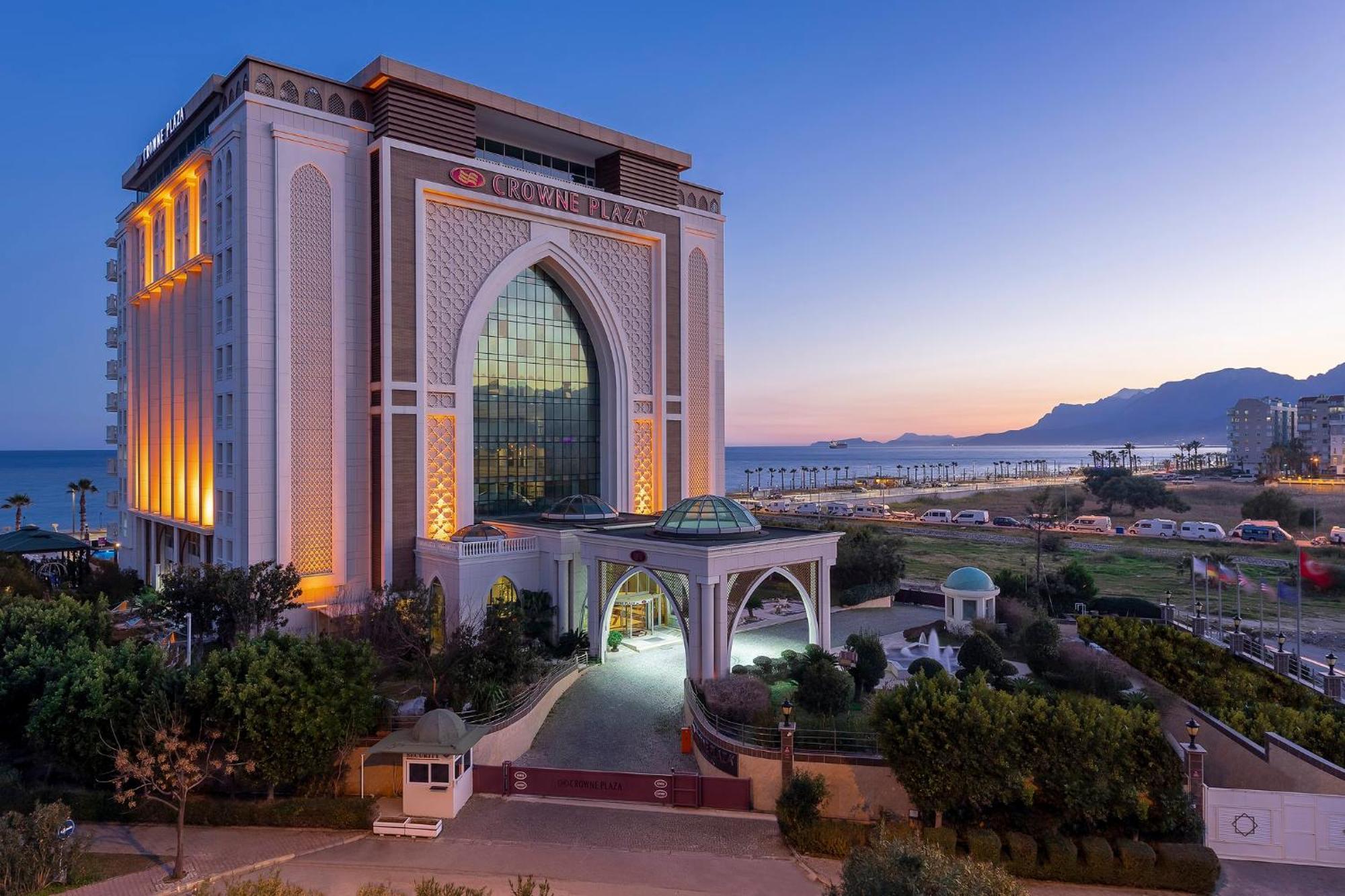 Crowne Plaza By Ihg Hotel 5*