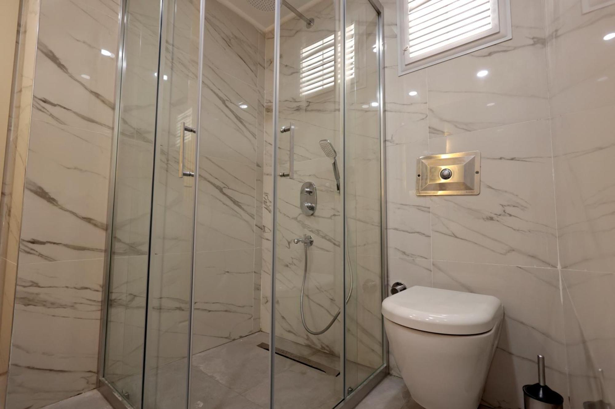 Apart Otel Livia 3*