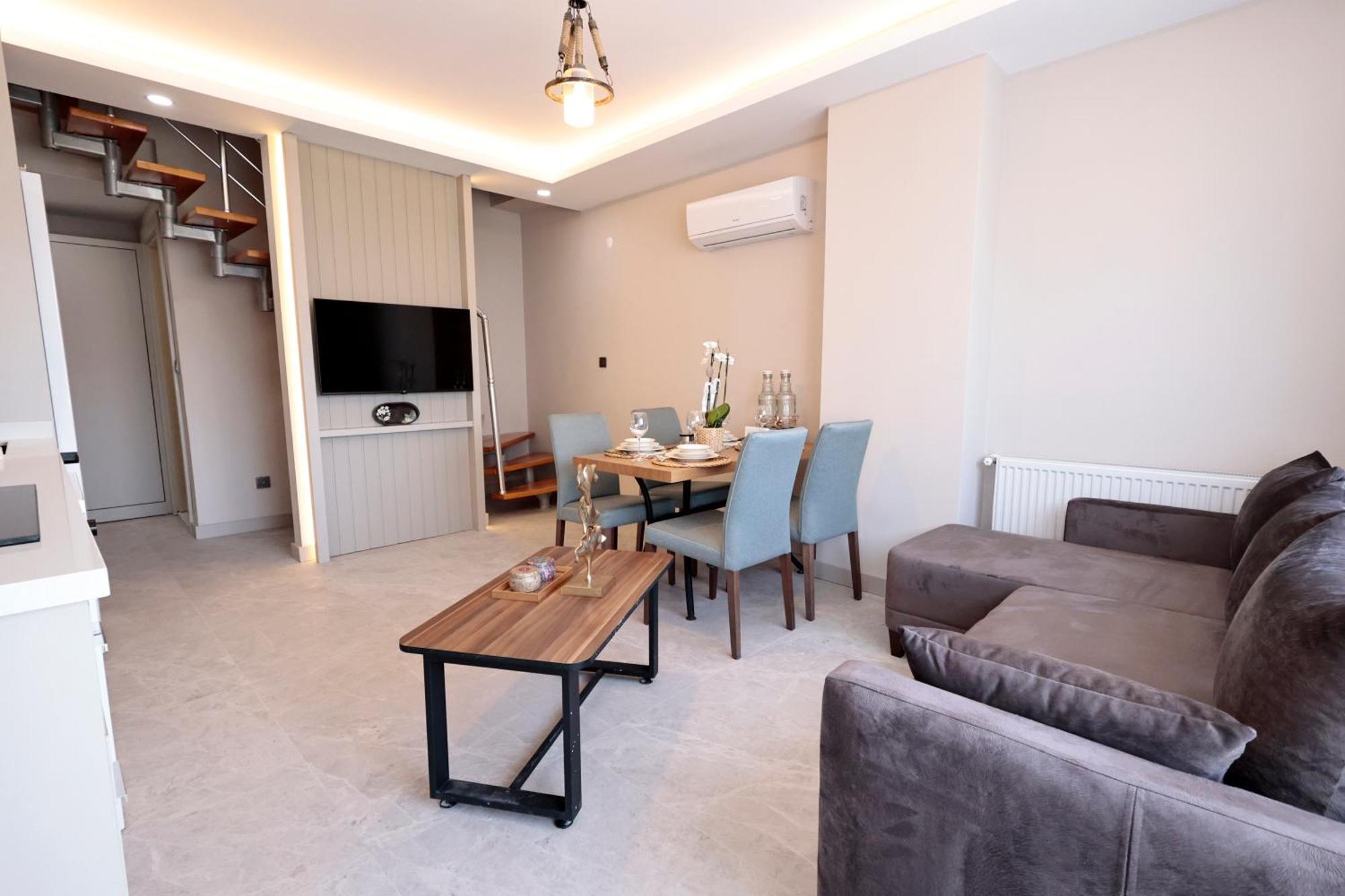 Apart Otel Livia 3*
