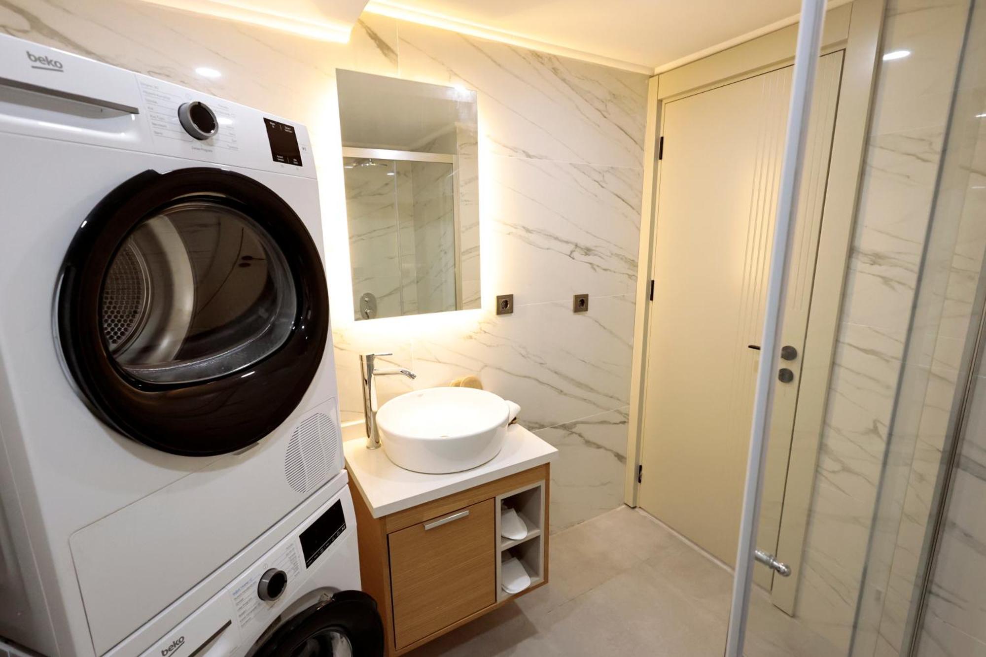 Apart Otel Livia 3*