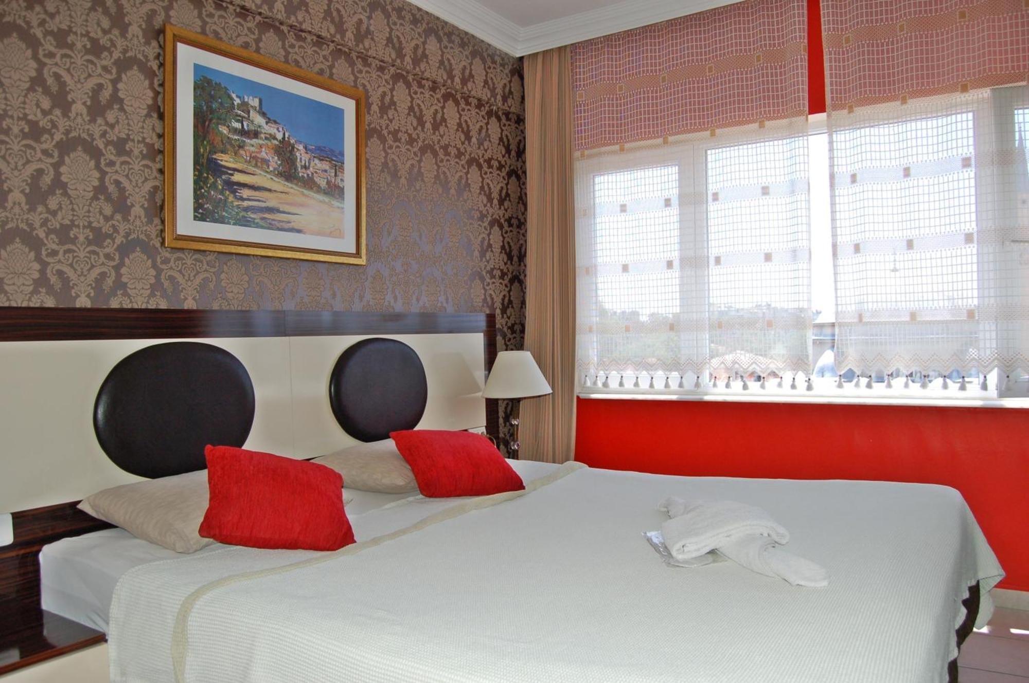Hotel Twenty 2*