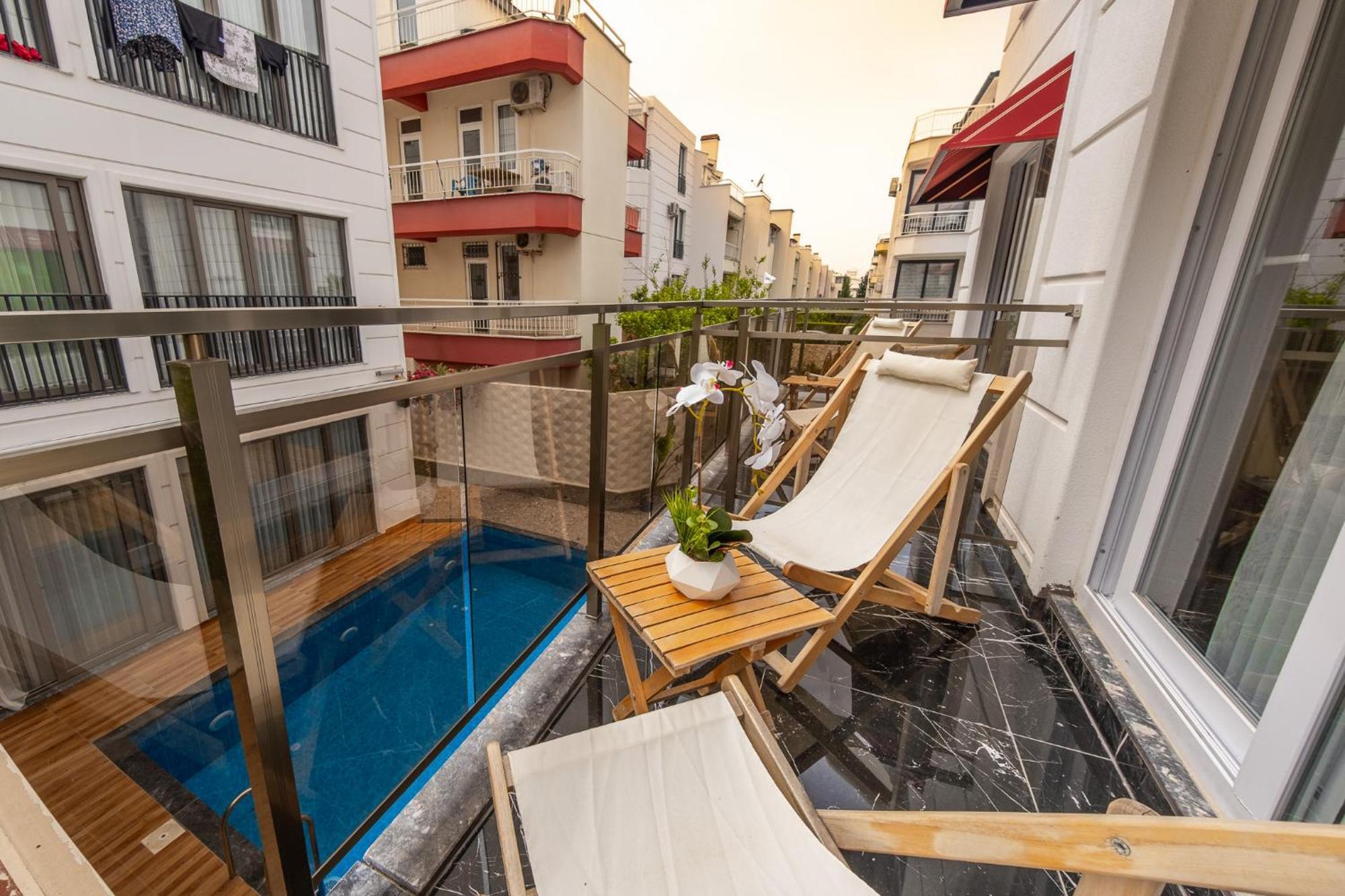 Mrt Suites Lara Antalya