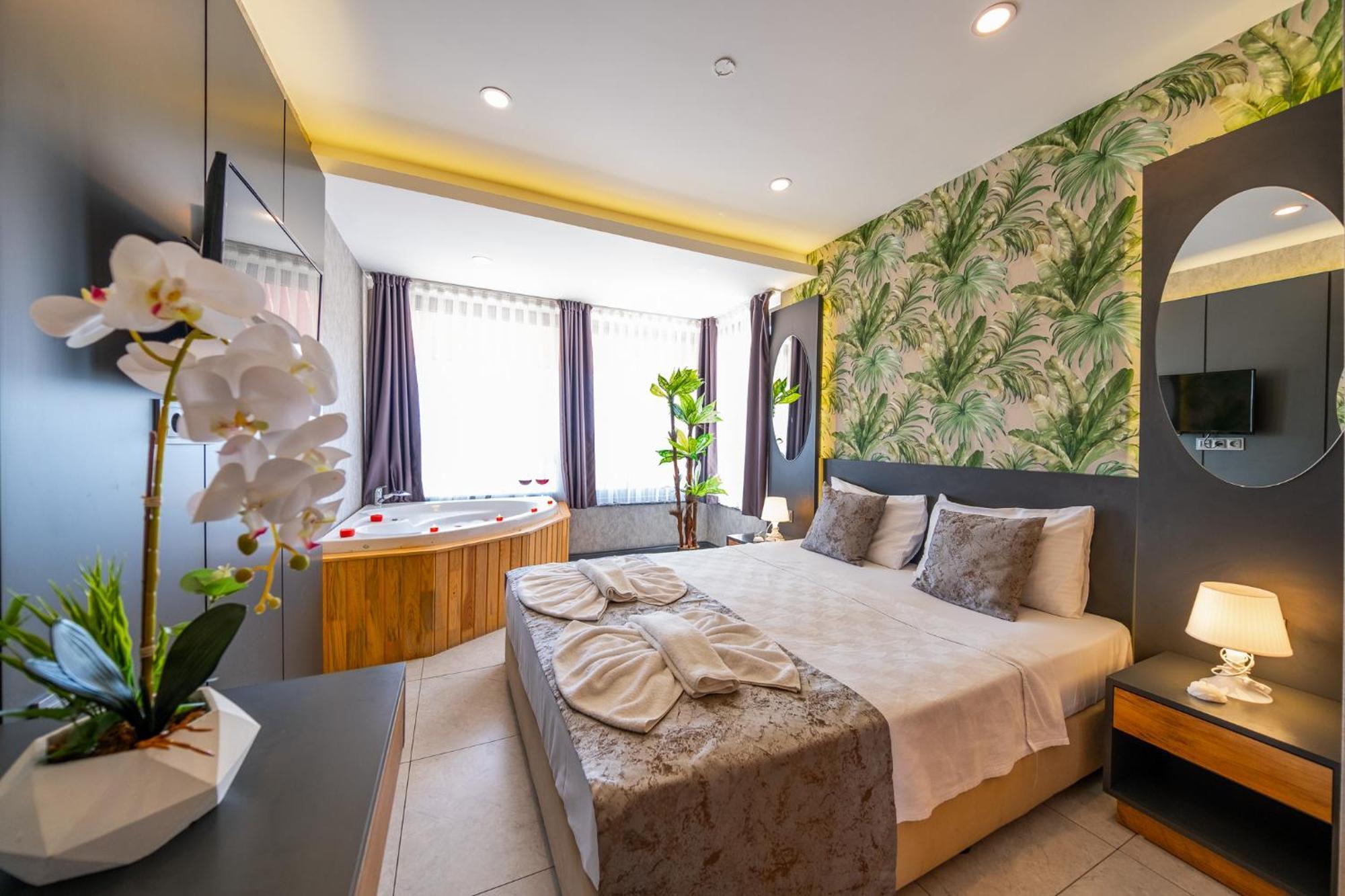 Mrt Suites Lara *