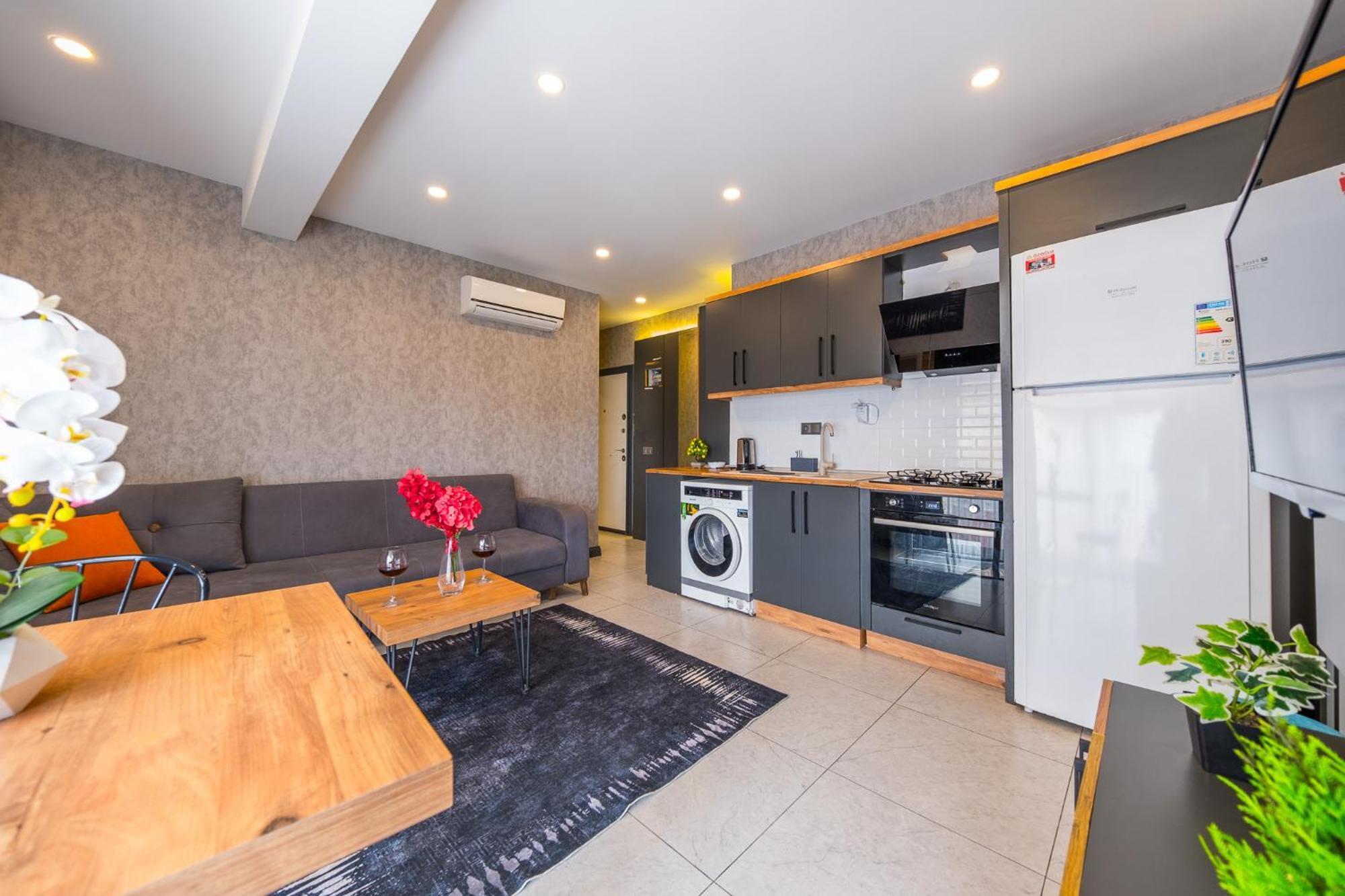 Mrt Suites Lara *