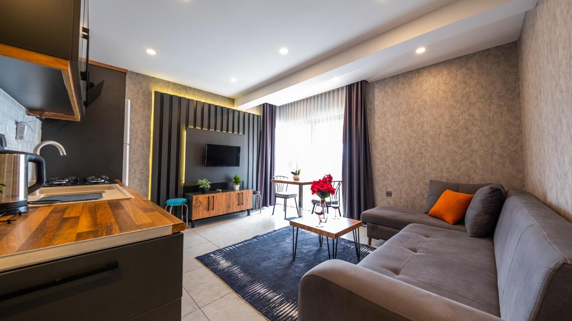 Mrt Suites Lara