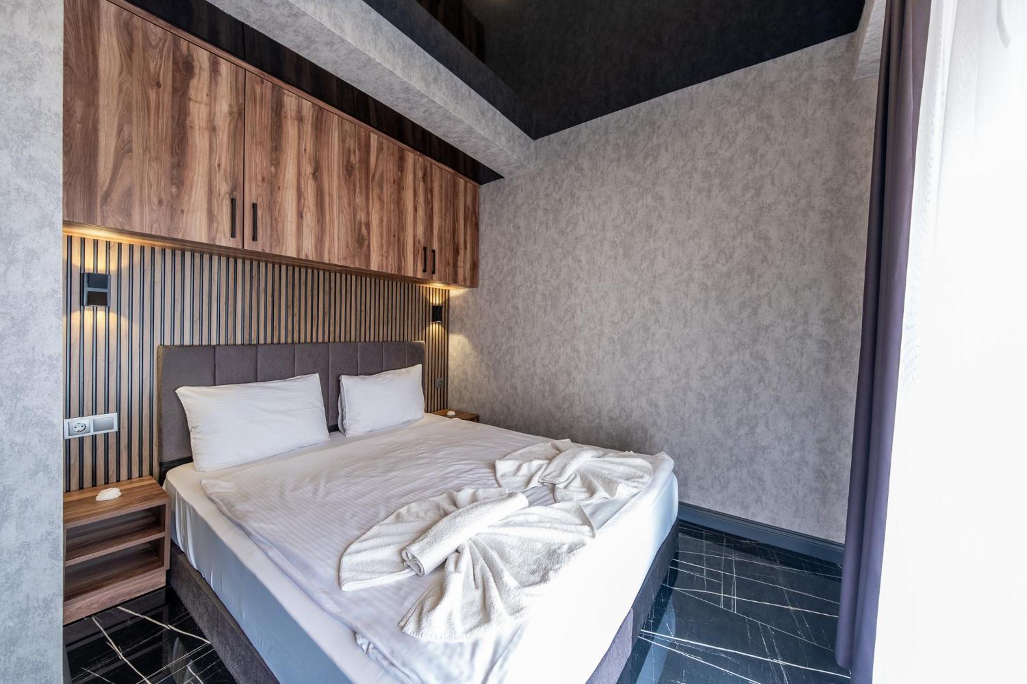Mrt Suites Lara Aparthotel