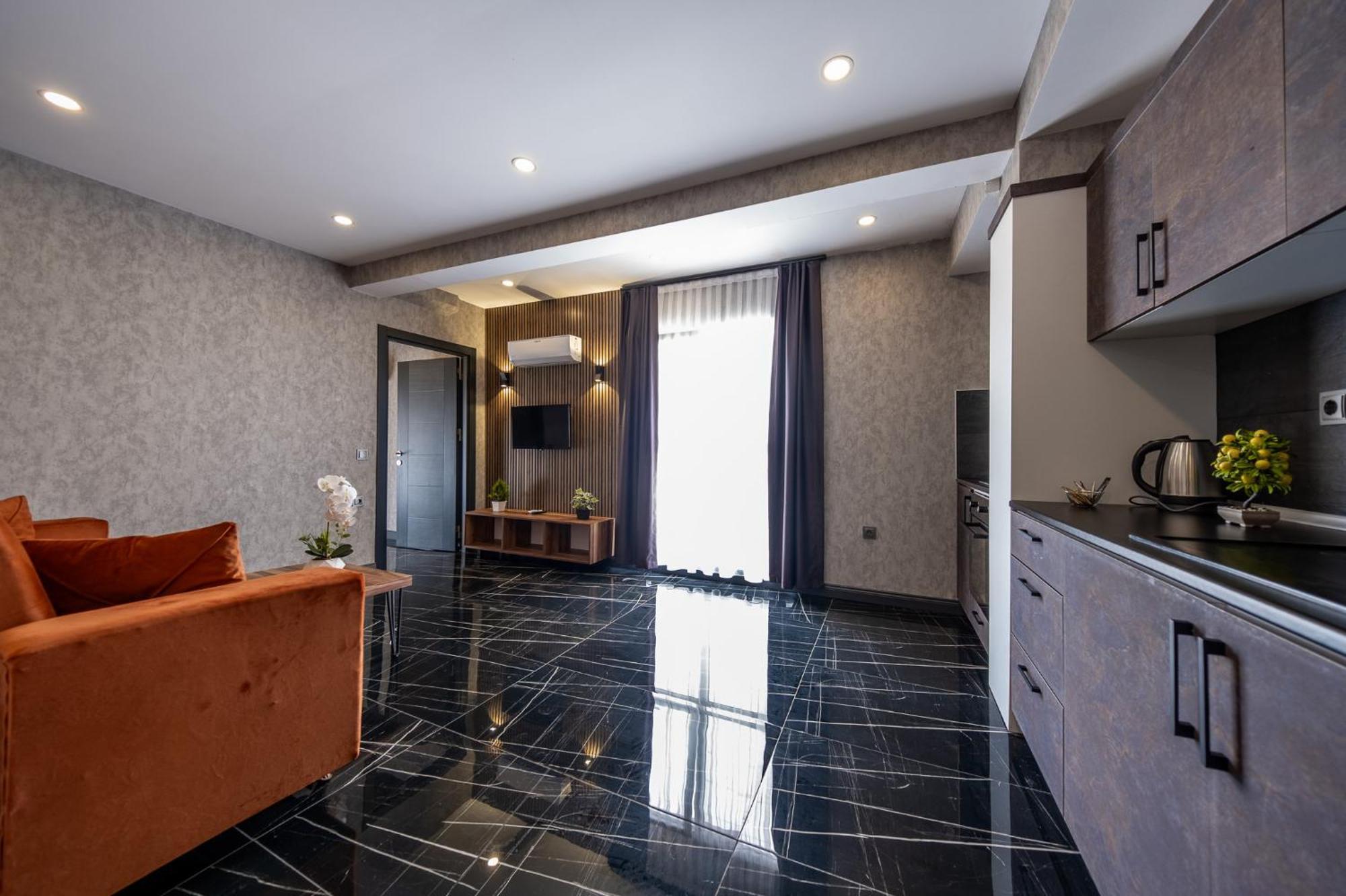 Mrt Suites Lara Aparthotel *