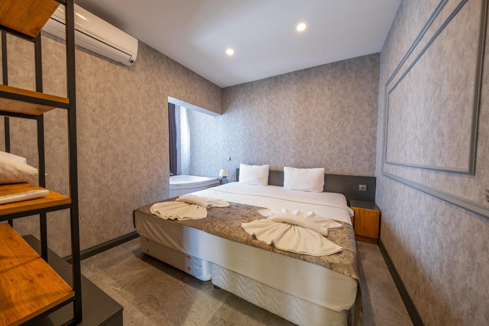 Mrt Suites Lara *