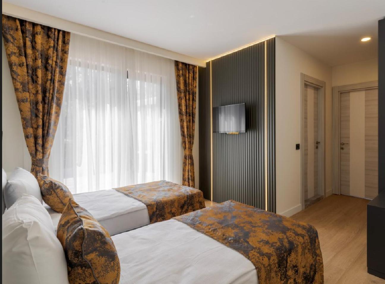 Tema 242 Hotel