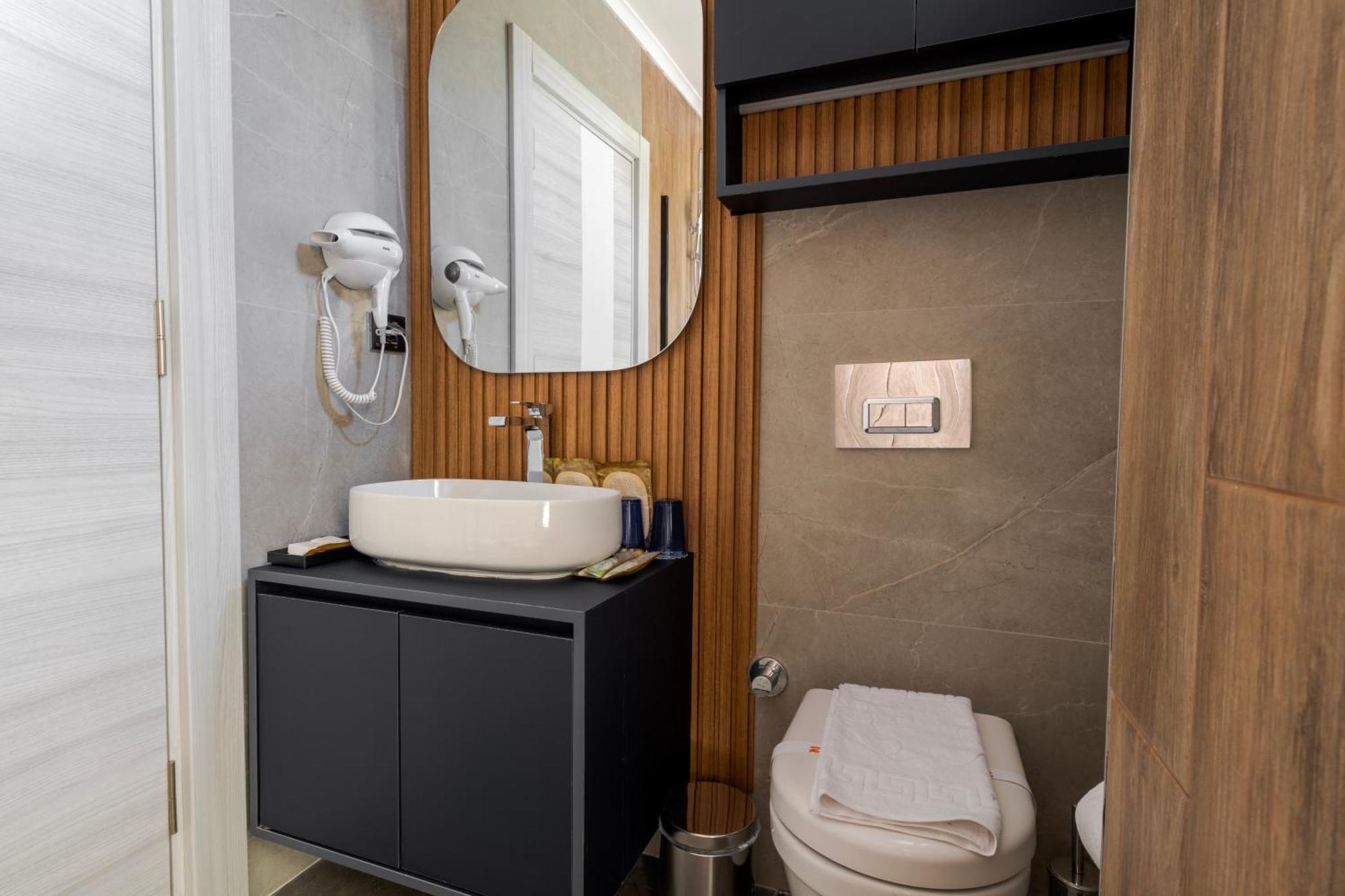 Hotel Tema 242