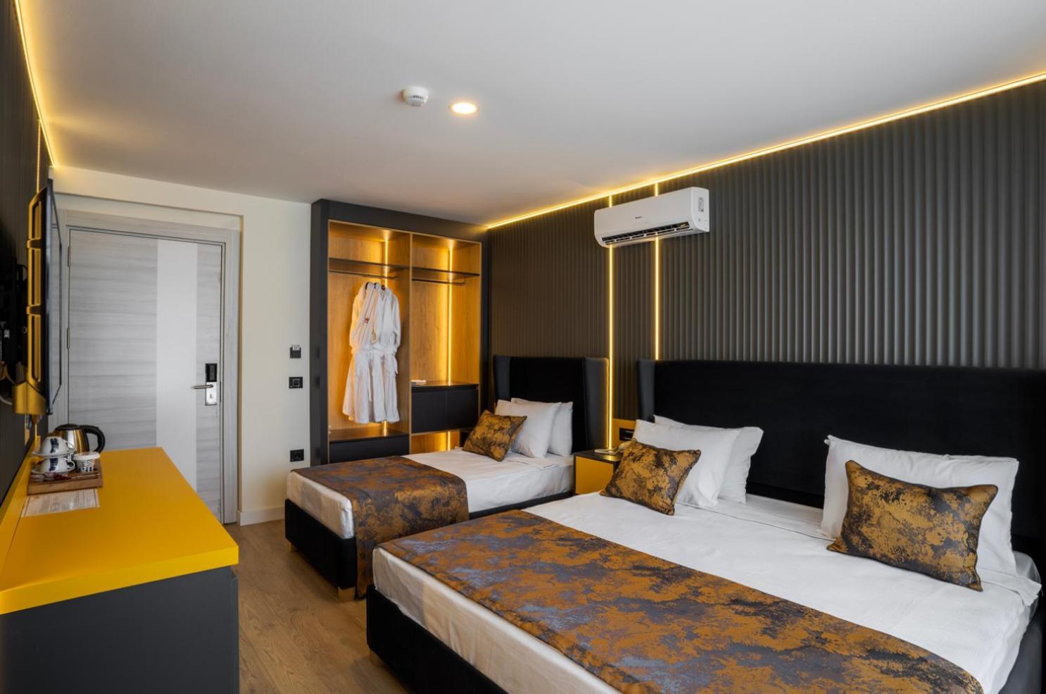 Hotel Tema 242