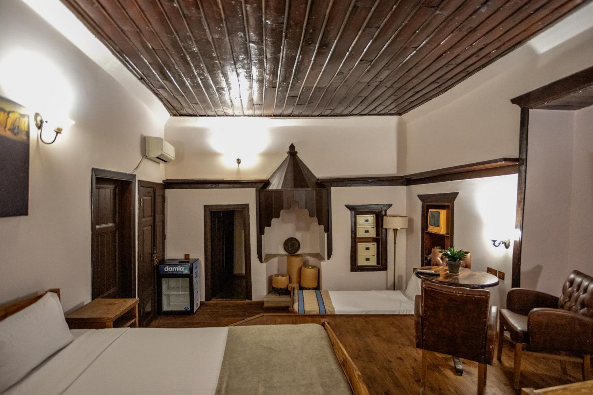 Old House Hotel&pub Hostel