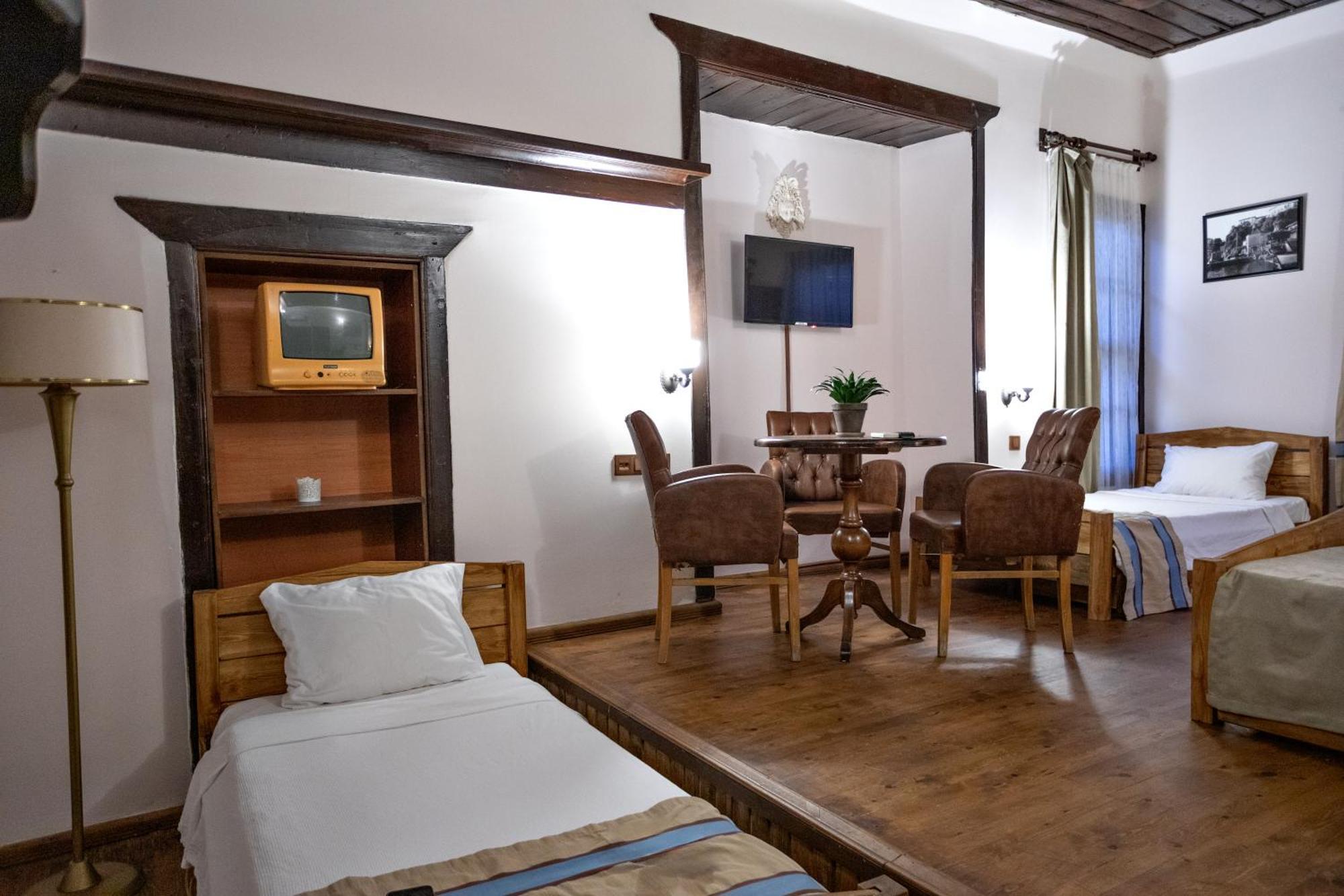 Old House Hotel&pub Hostel