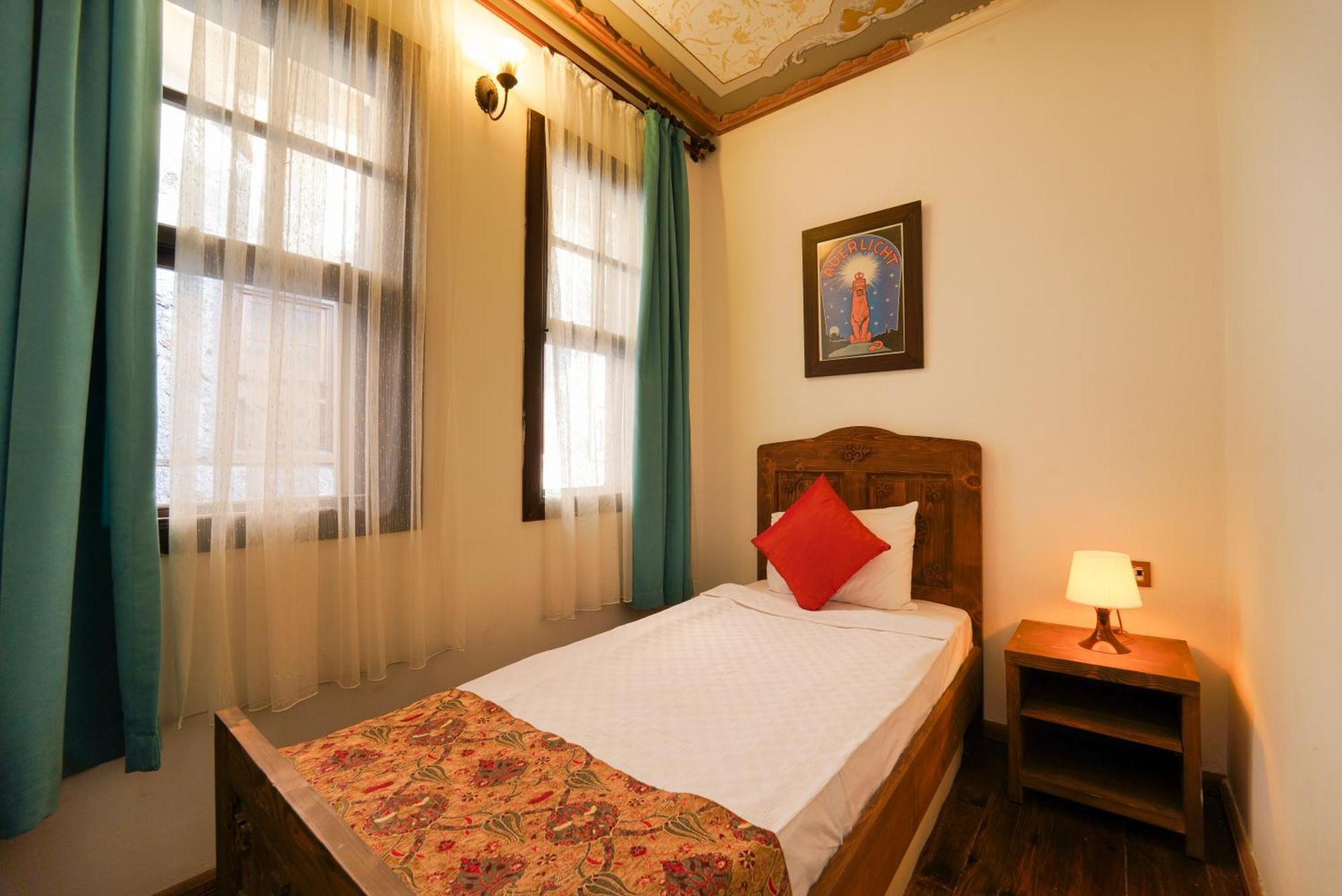 Hostel Old House Hotel&pub Antalya