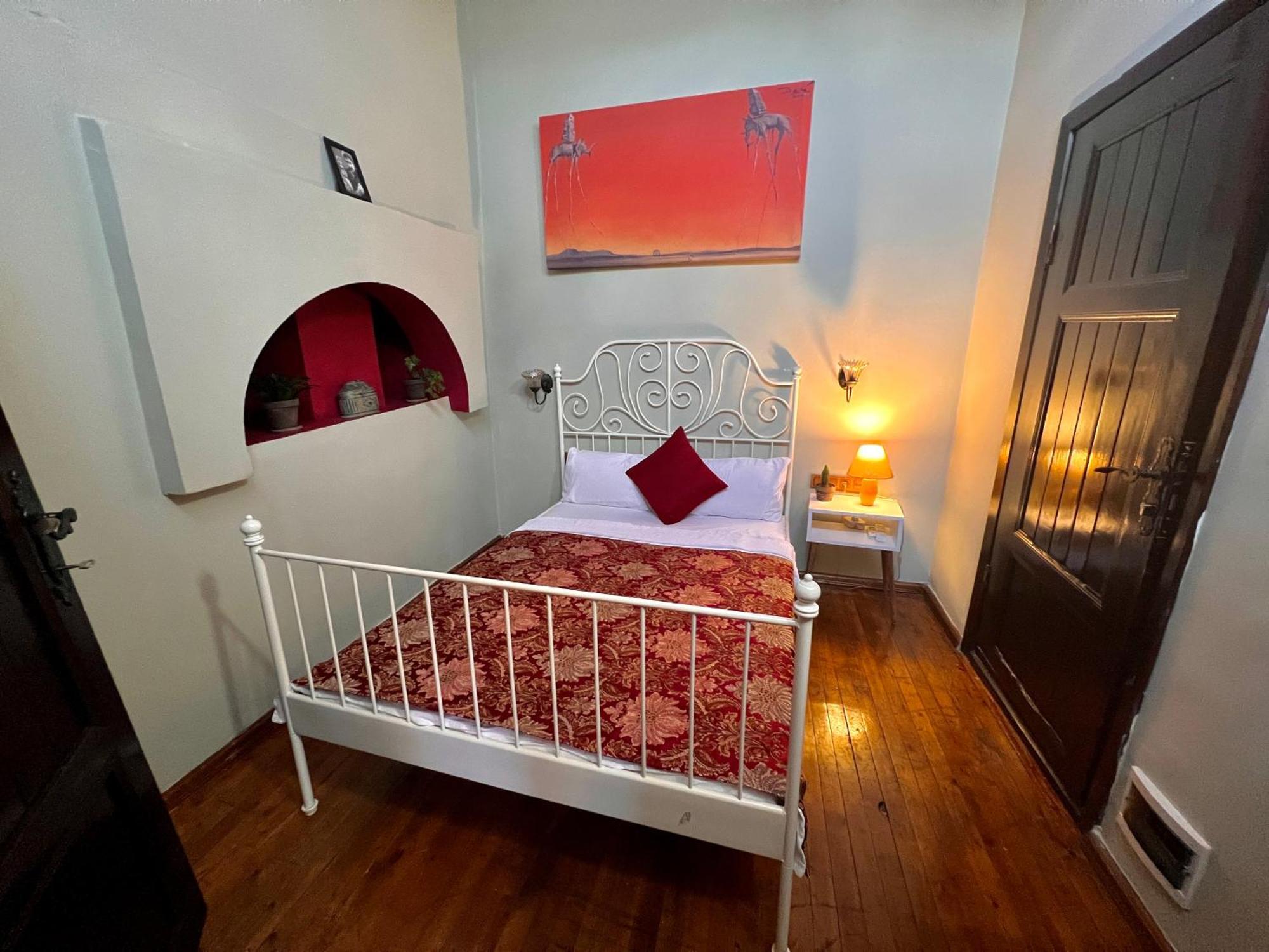 Hostel Old House Hotel&pub Antalya