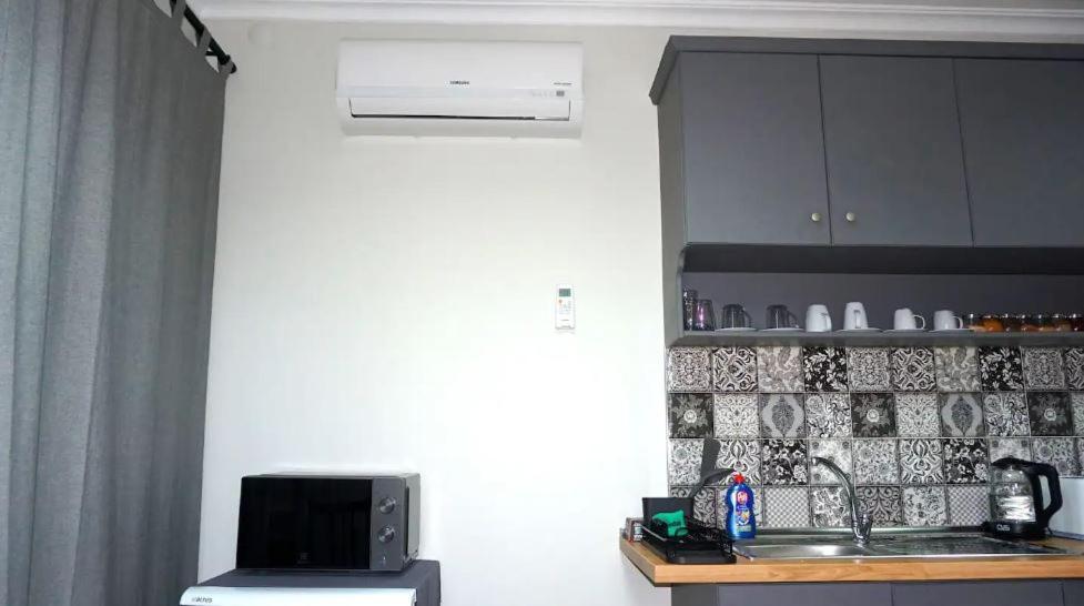 Close To Airport With 2 Bedroom Apartment *