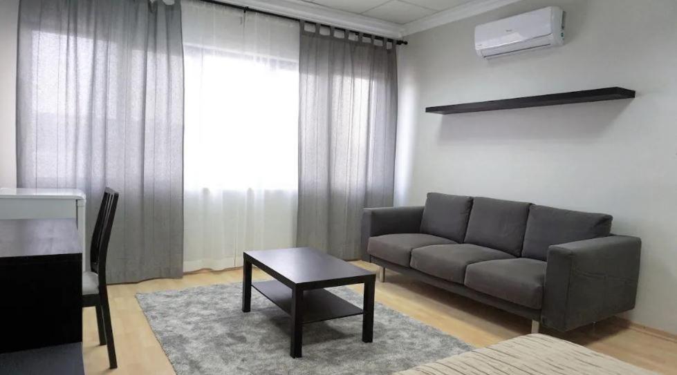 Apartment Close To Airport With 2 Bedroom
