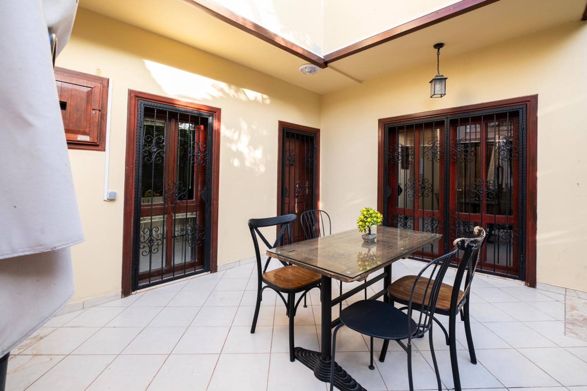 Aparthotel Saye House