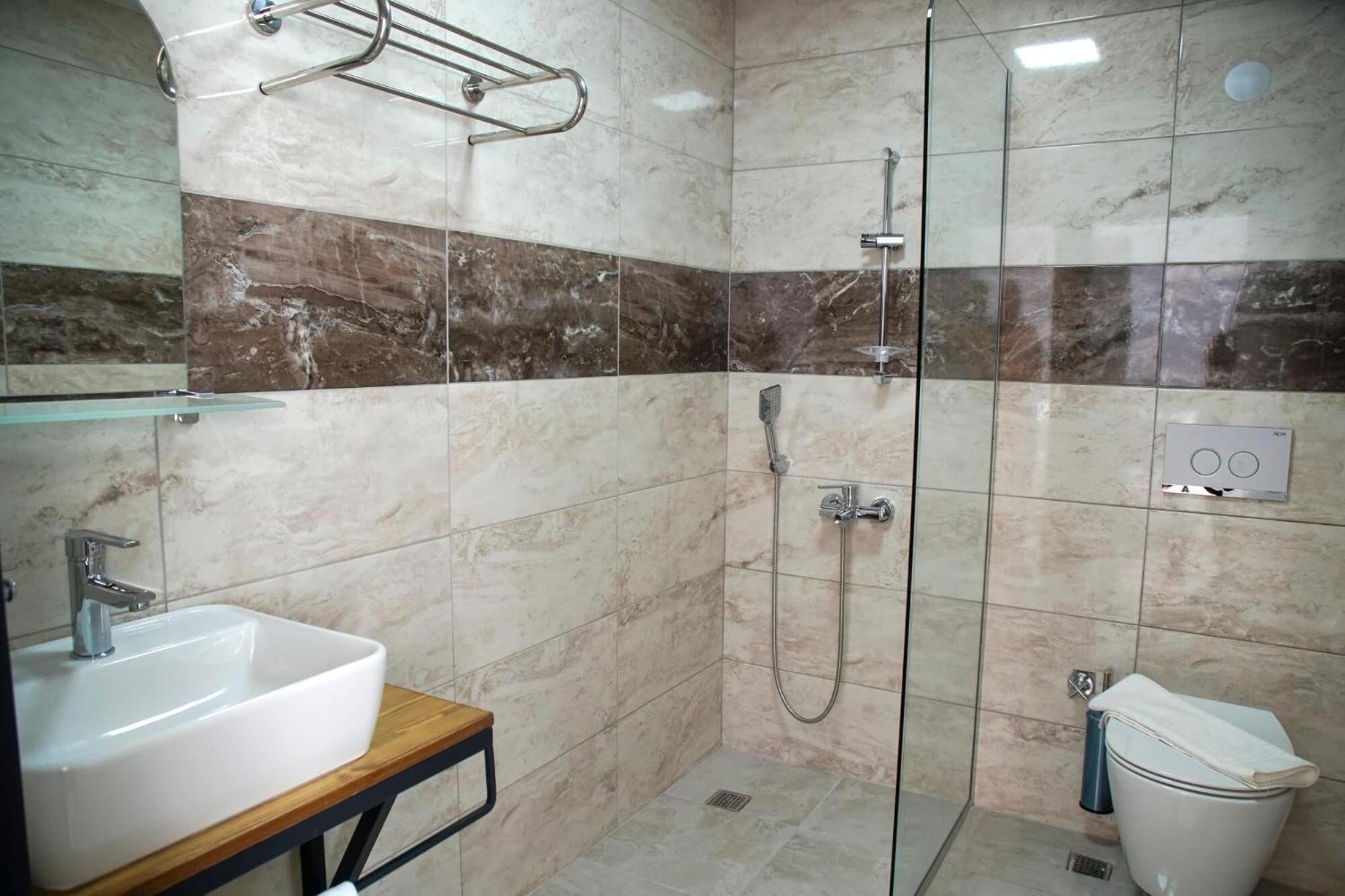 Af-ra Hotel 2*