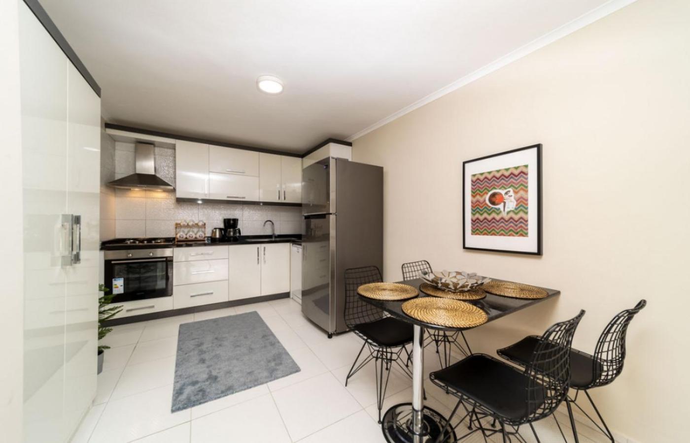 Exquisite Flat With Sea View Near Hadrian Gate
