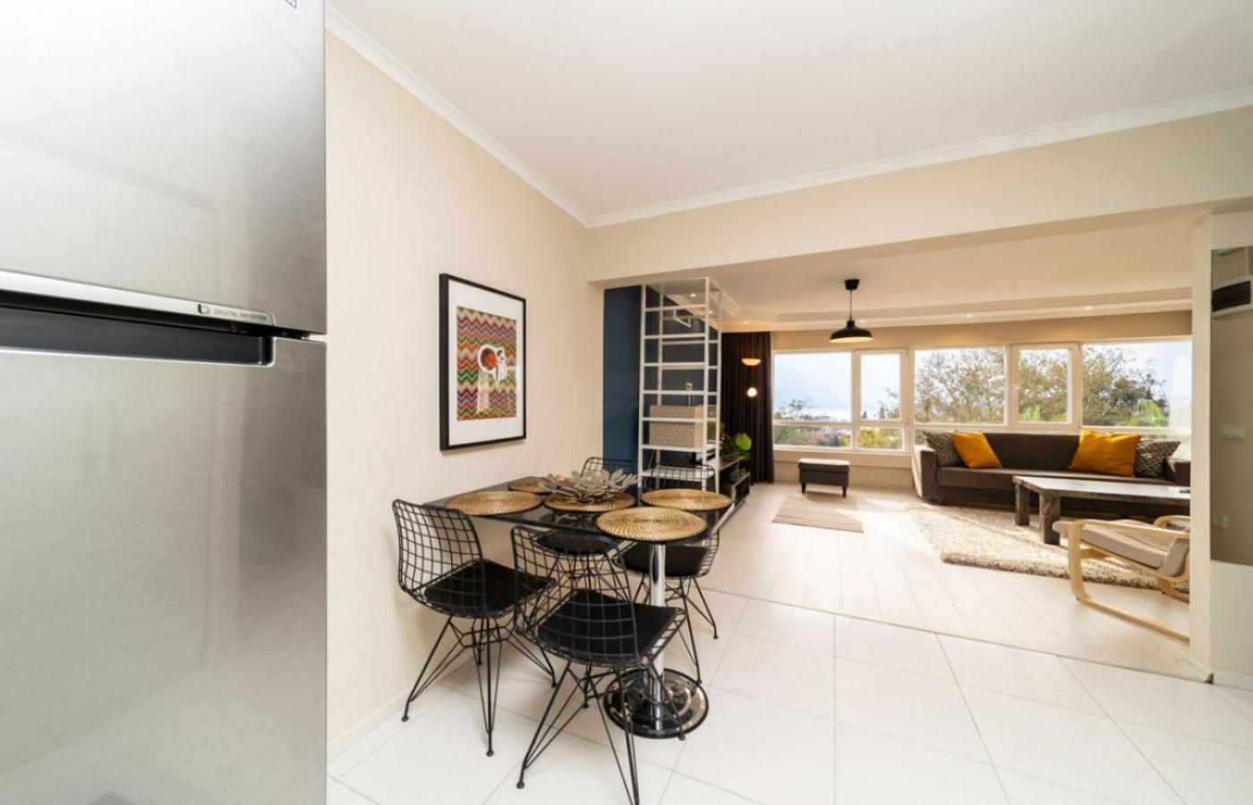 Exquisite Flat With Sea View Near Hadrian Gate Apartment