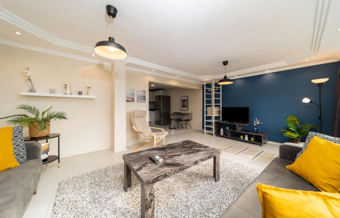 Exquisite Flat With Sea View Near Hadrian Gate Apartment Antalya