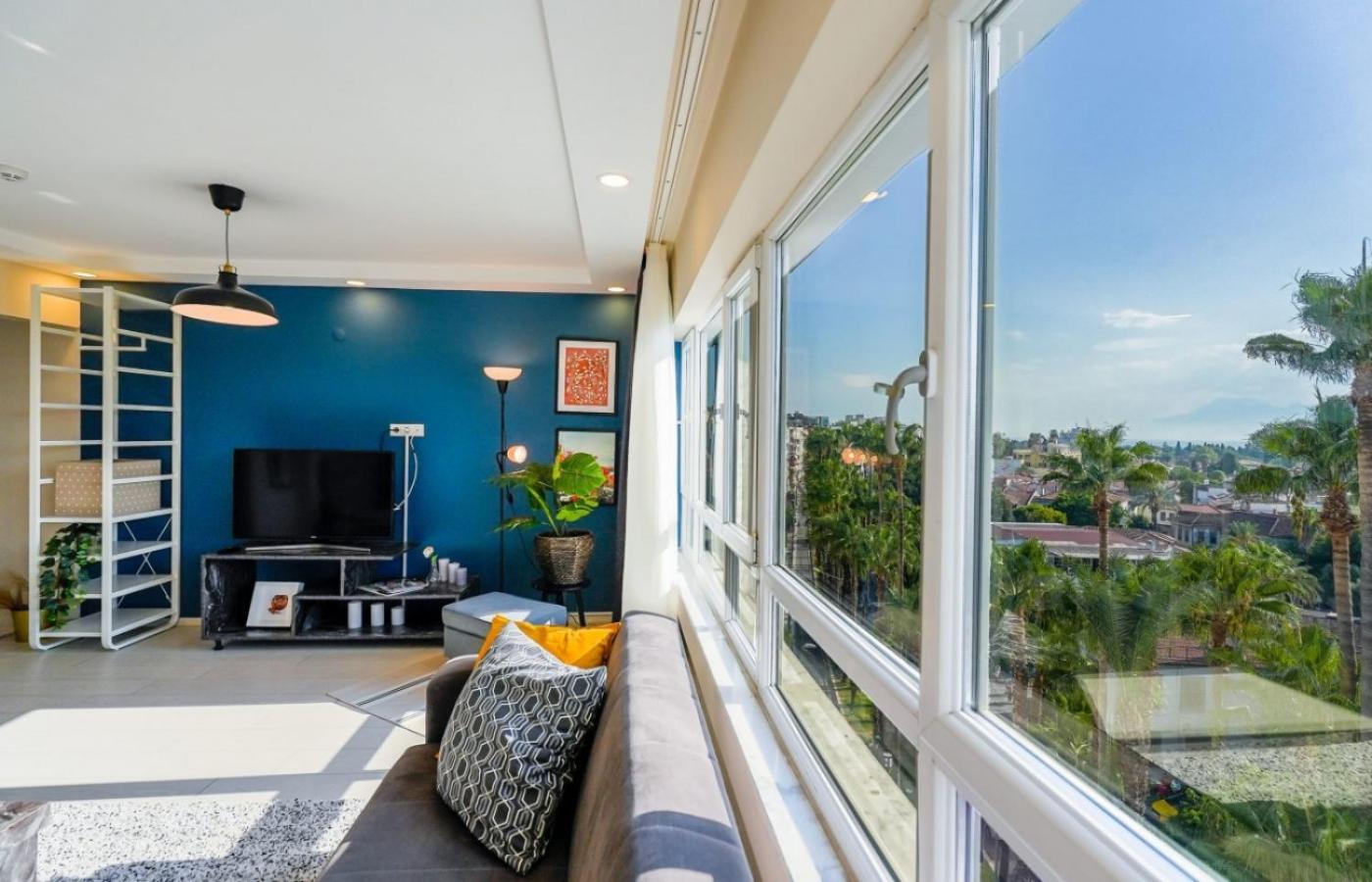 Chic Flat Near Hadrian's Gate Apartment Antalya