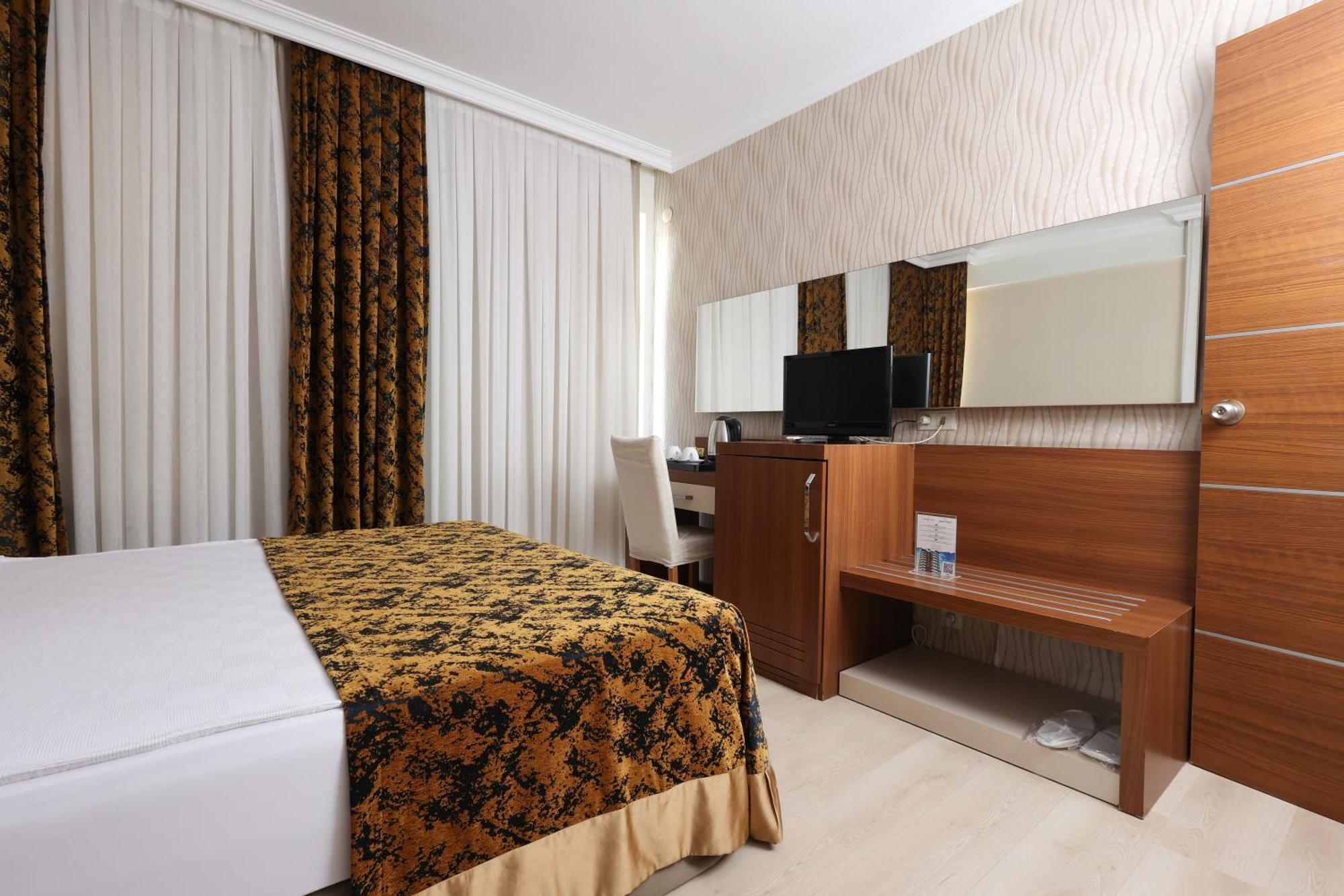 The Corner Park Otel Antalya