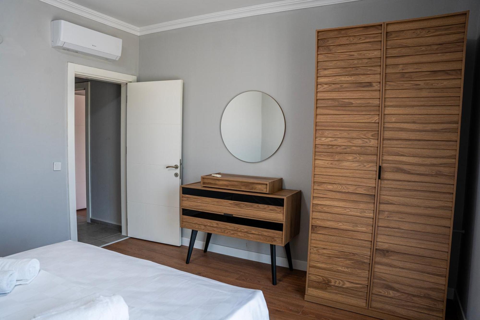 Lara Breeze Homes Apartment