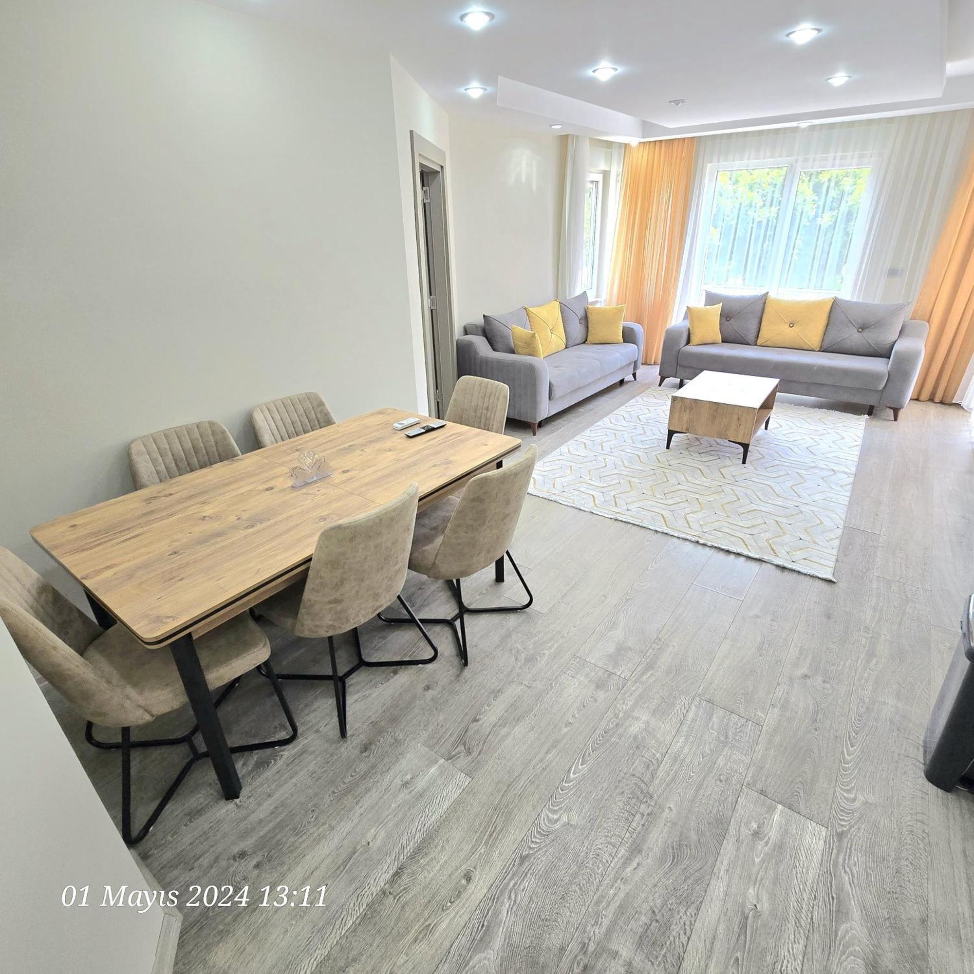 Aparthotel River Park Lara