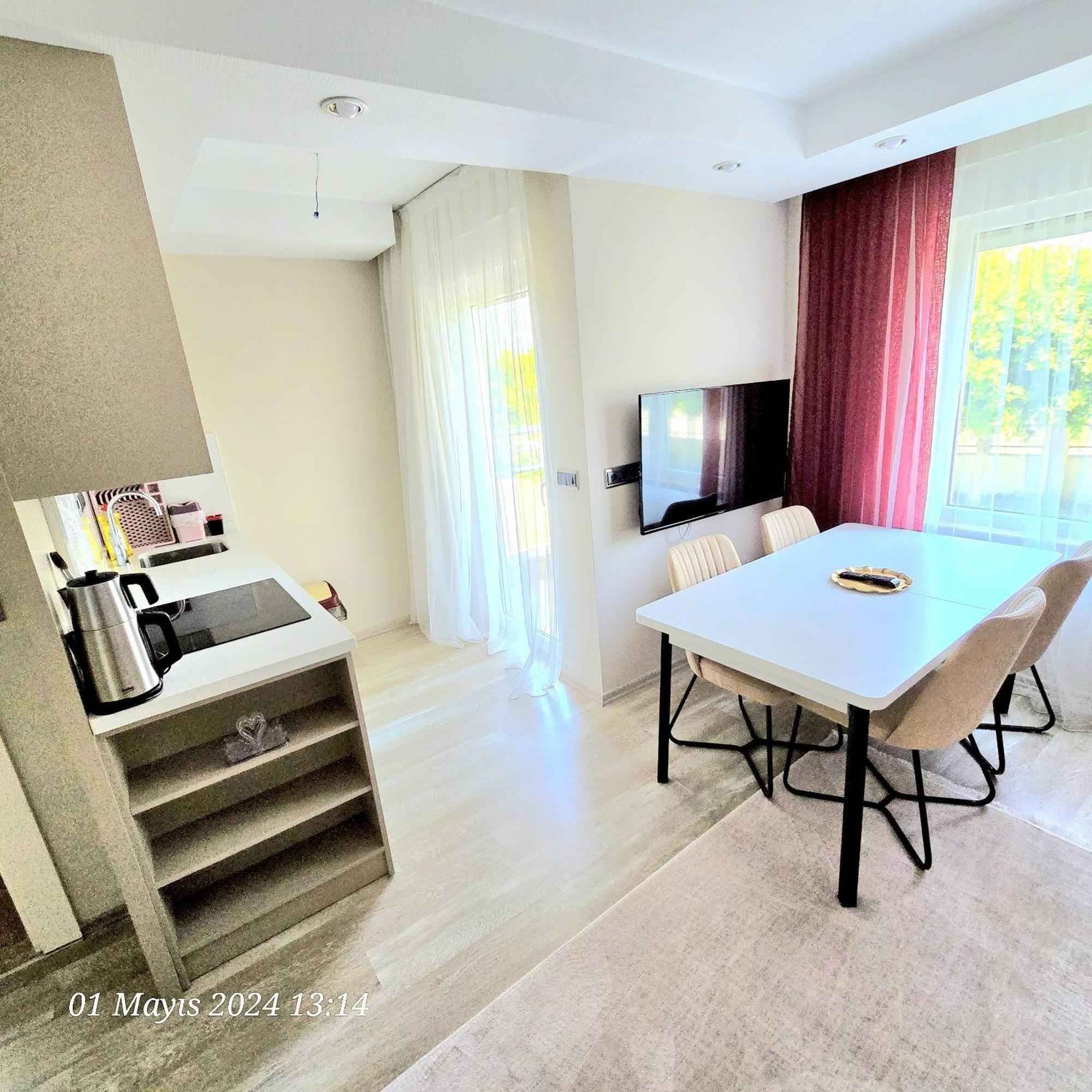 Aparthotel River Park Lara *