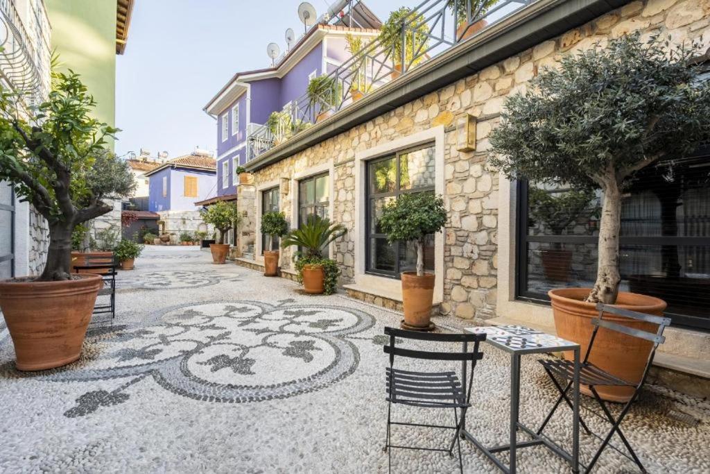 Spectacular Penthouse With Terrace Near Hadrian's Gate *