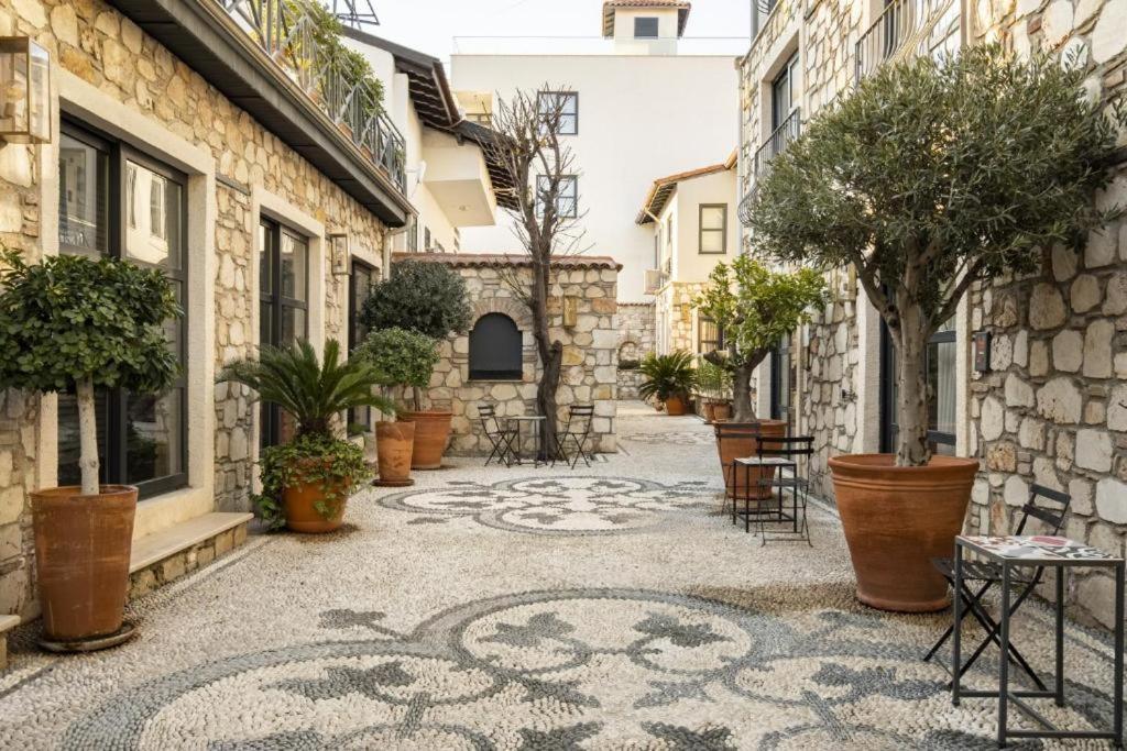 Spectacular Penthouse With Terrace Near Hadrian's Gate Homestay