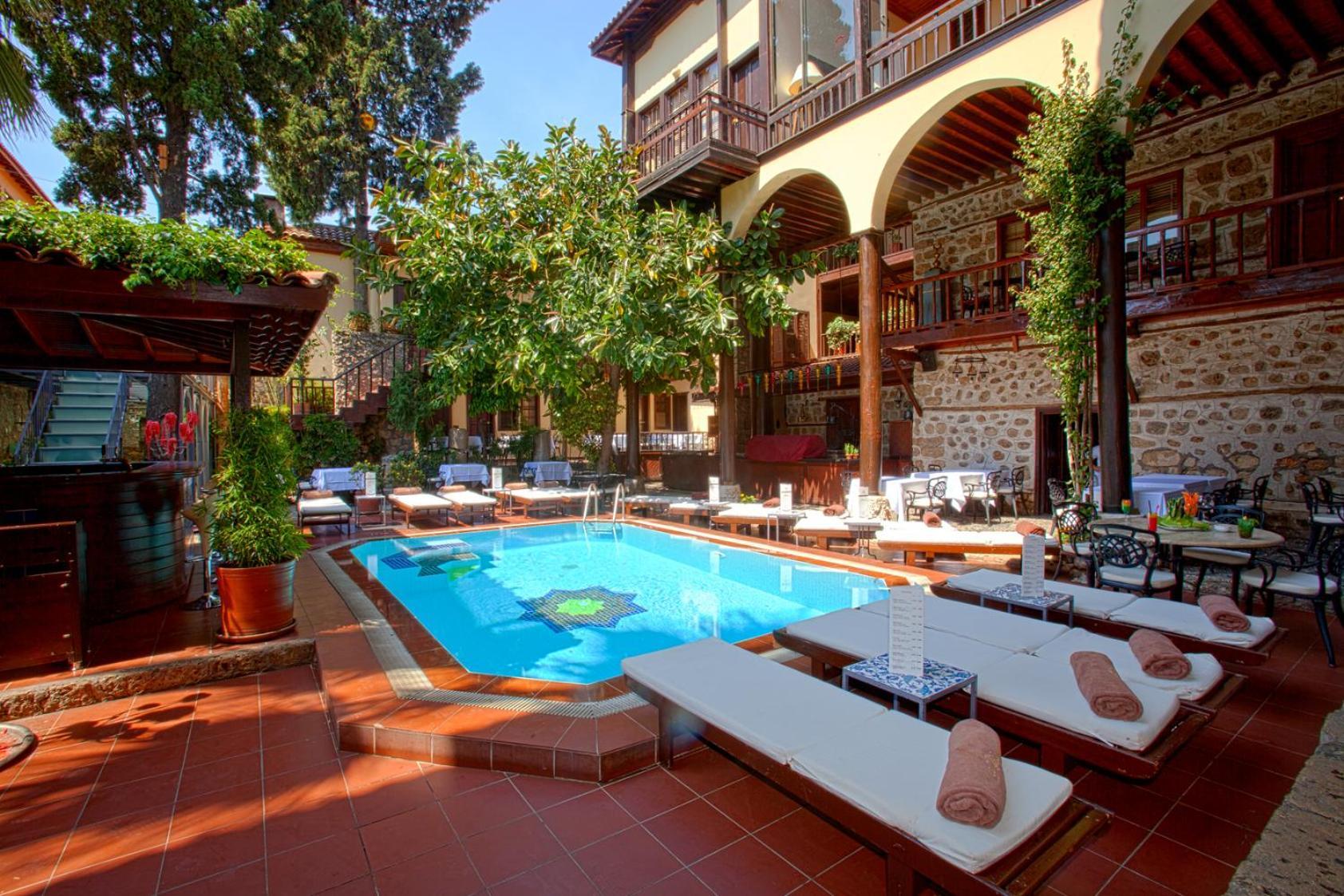Homestay Spectacular Penthouse With Terrace Near Hadrian's Gate Antalya