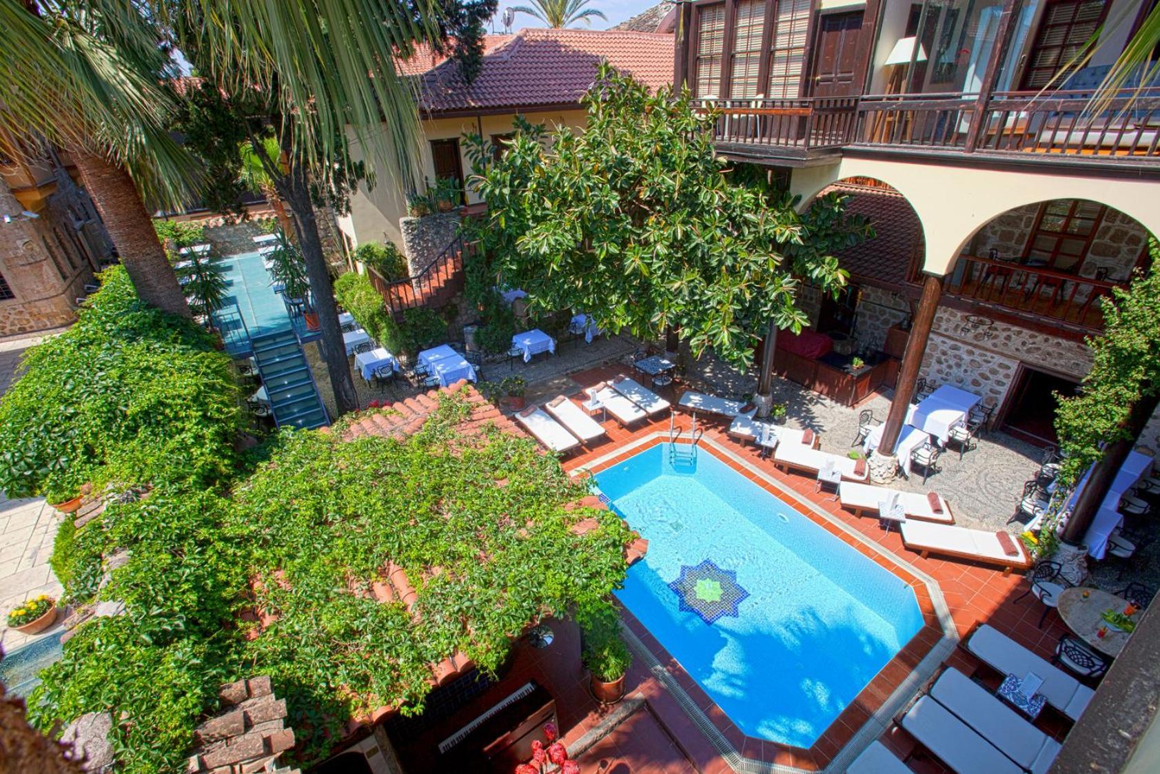 Spectacular Penthouse With Terrace Near Hadrian's Gate Homestay Antalya