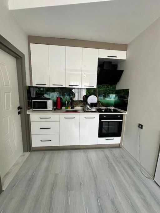 Denize Yakin Lueks Antalya
