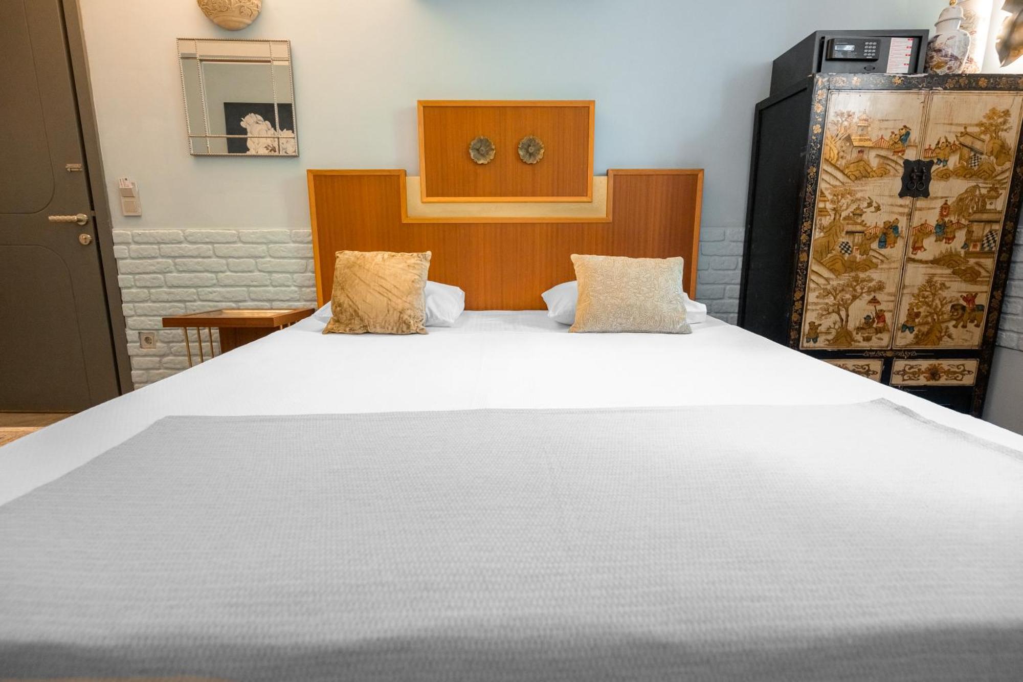 Delight Deluxe & Hotel 2*