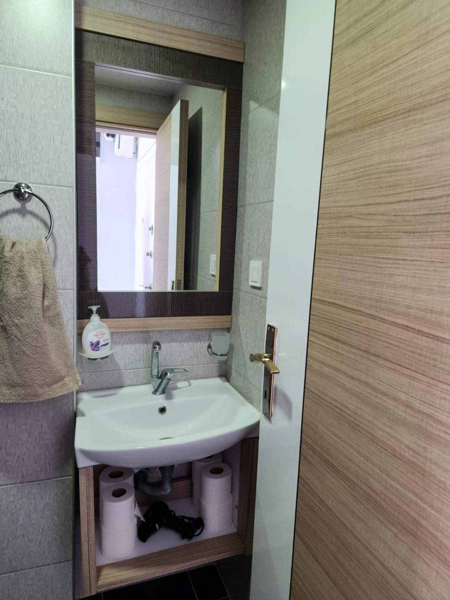 Kuk Apartment