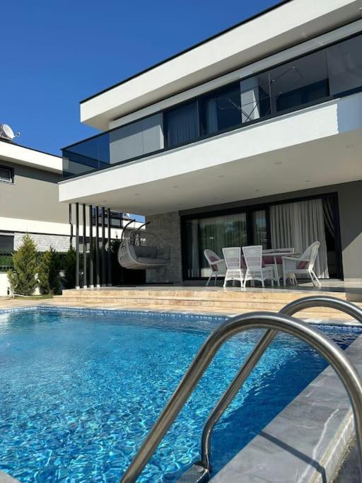 Villa Rueyam 1