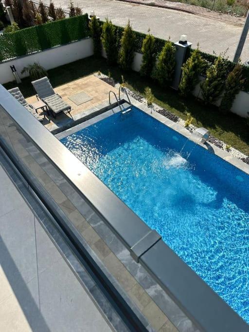 Rueyam 1 Villa *