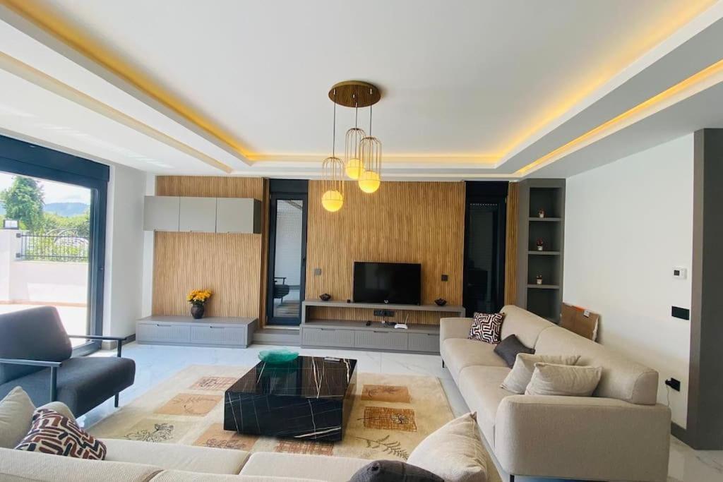 Rueyam 2 Villa Antalya