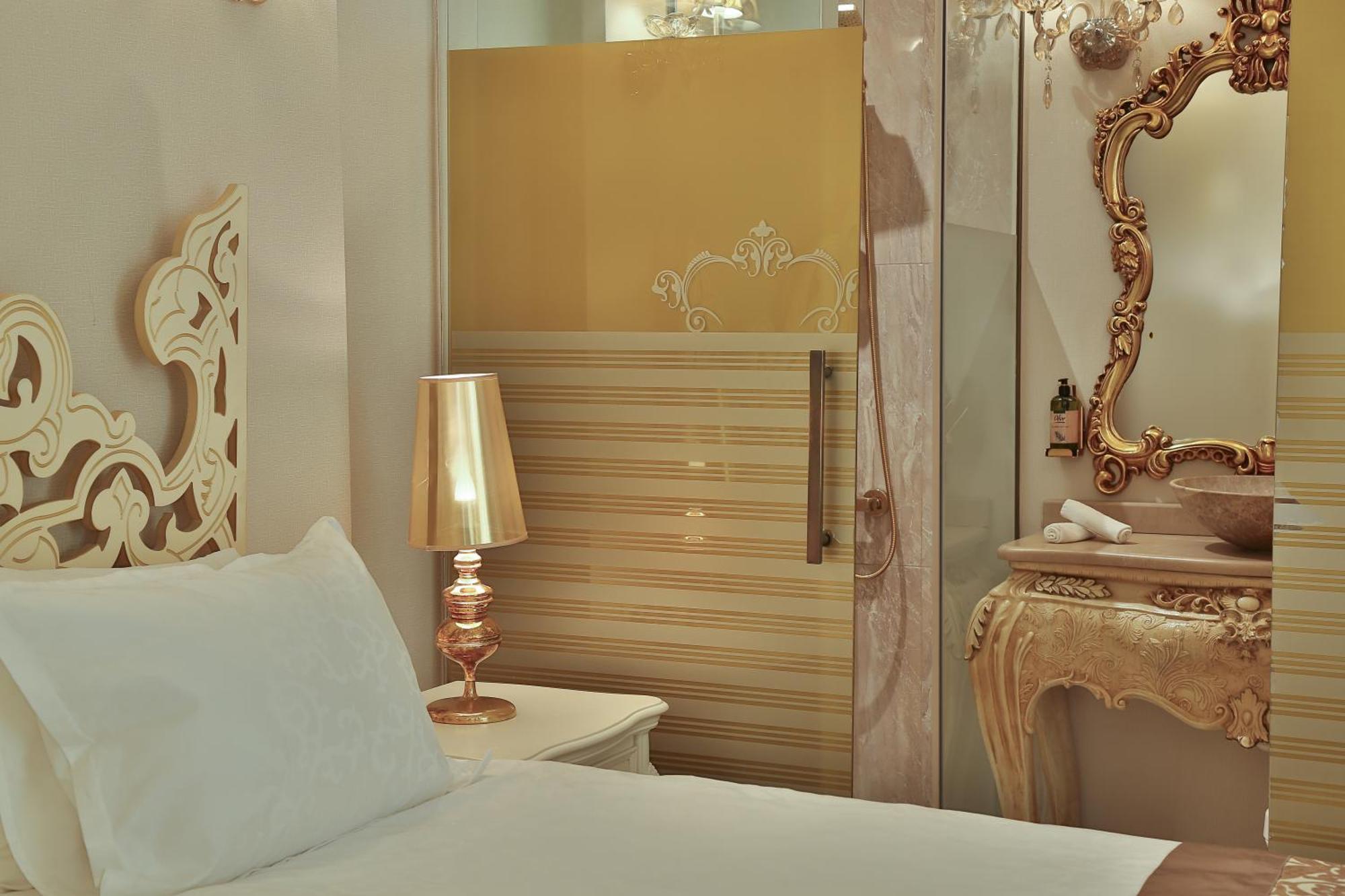Elegance East 4*