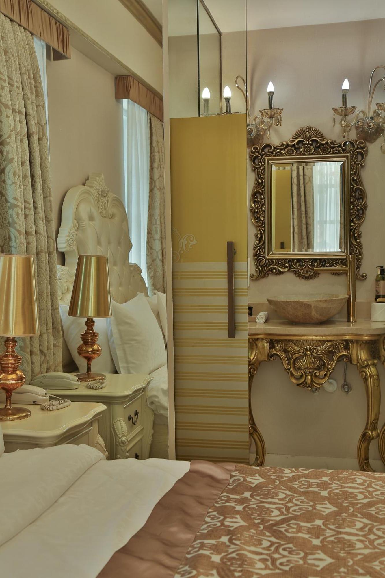 Hotel Elegance East 4*