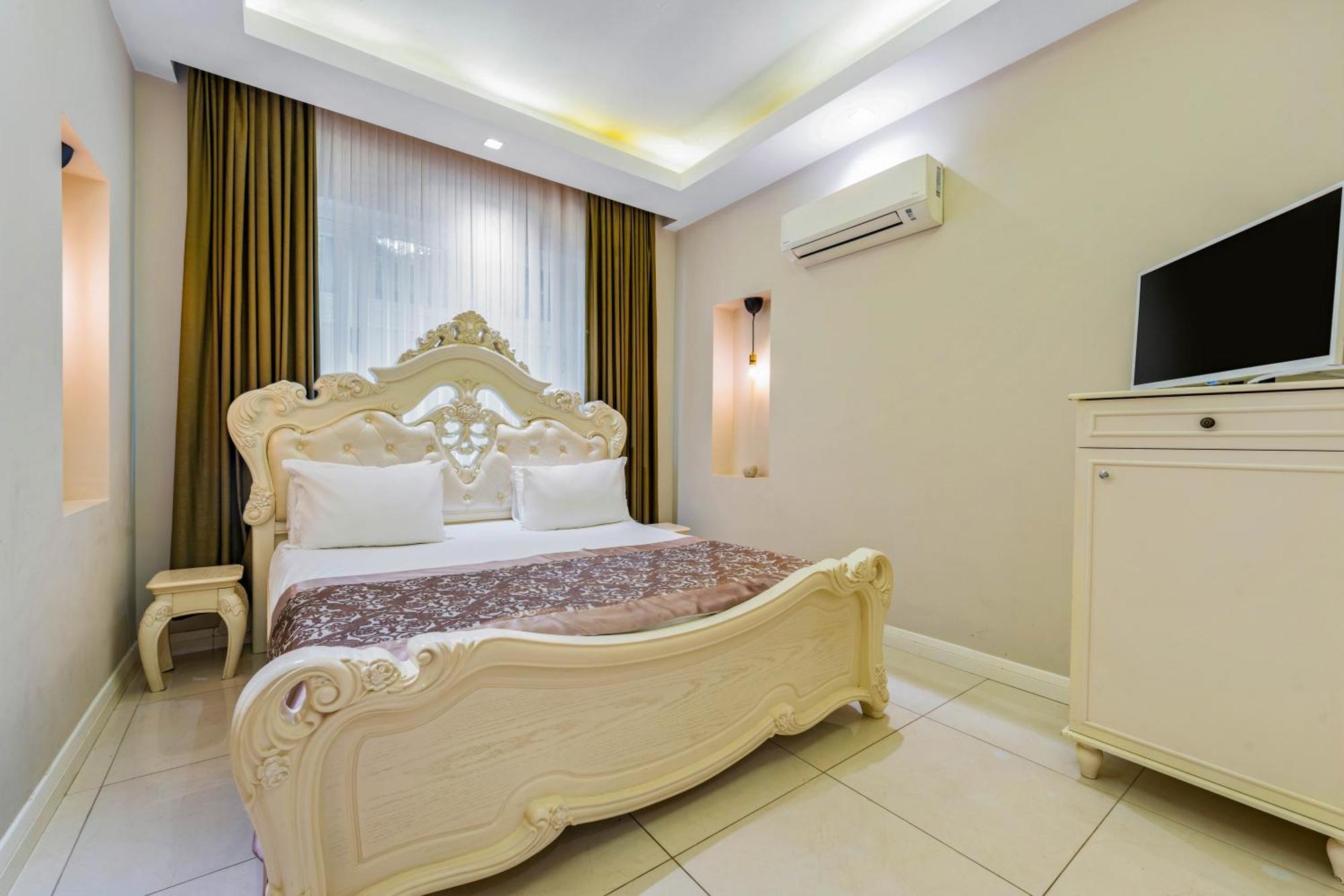 Hotel Elegance East 4*